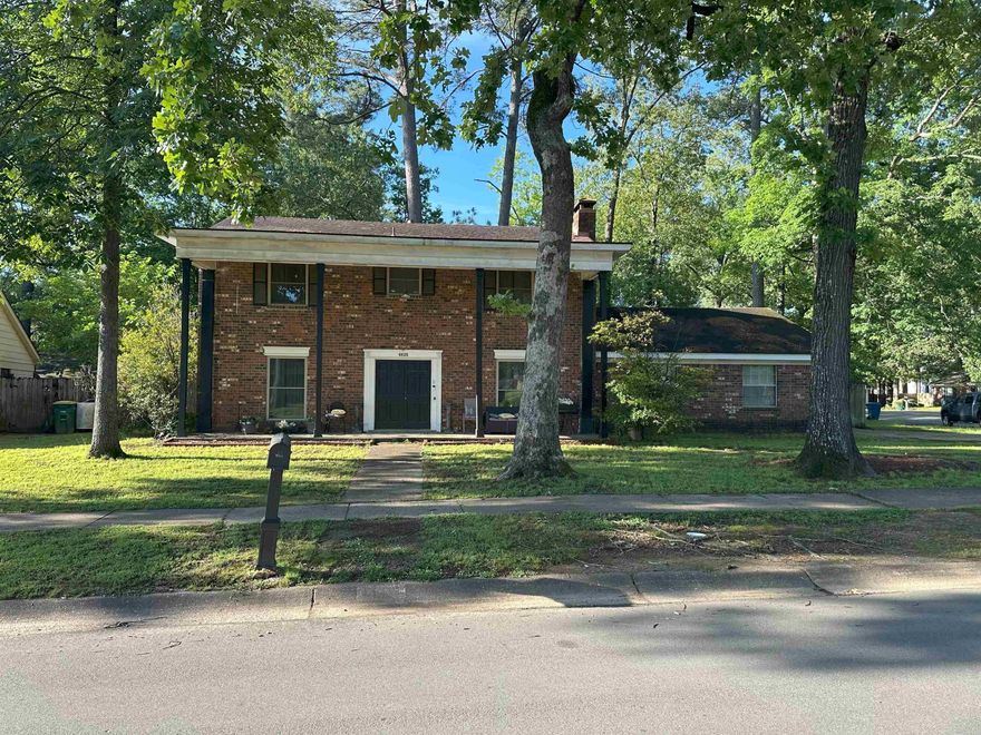 4 bedrooms and 2.5 baths in an established neighborhood close to interstates, shopping and restaurants. About 10-15 minutes to downtown. Nice 2 car garage with storage. Multiple living spaces and dining spaces. Kitchen is large enough for a table! Nice size laundry room with half bath. No seller property disclosure.