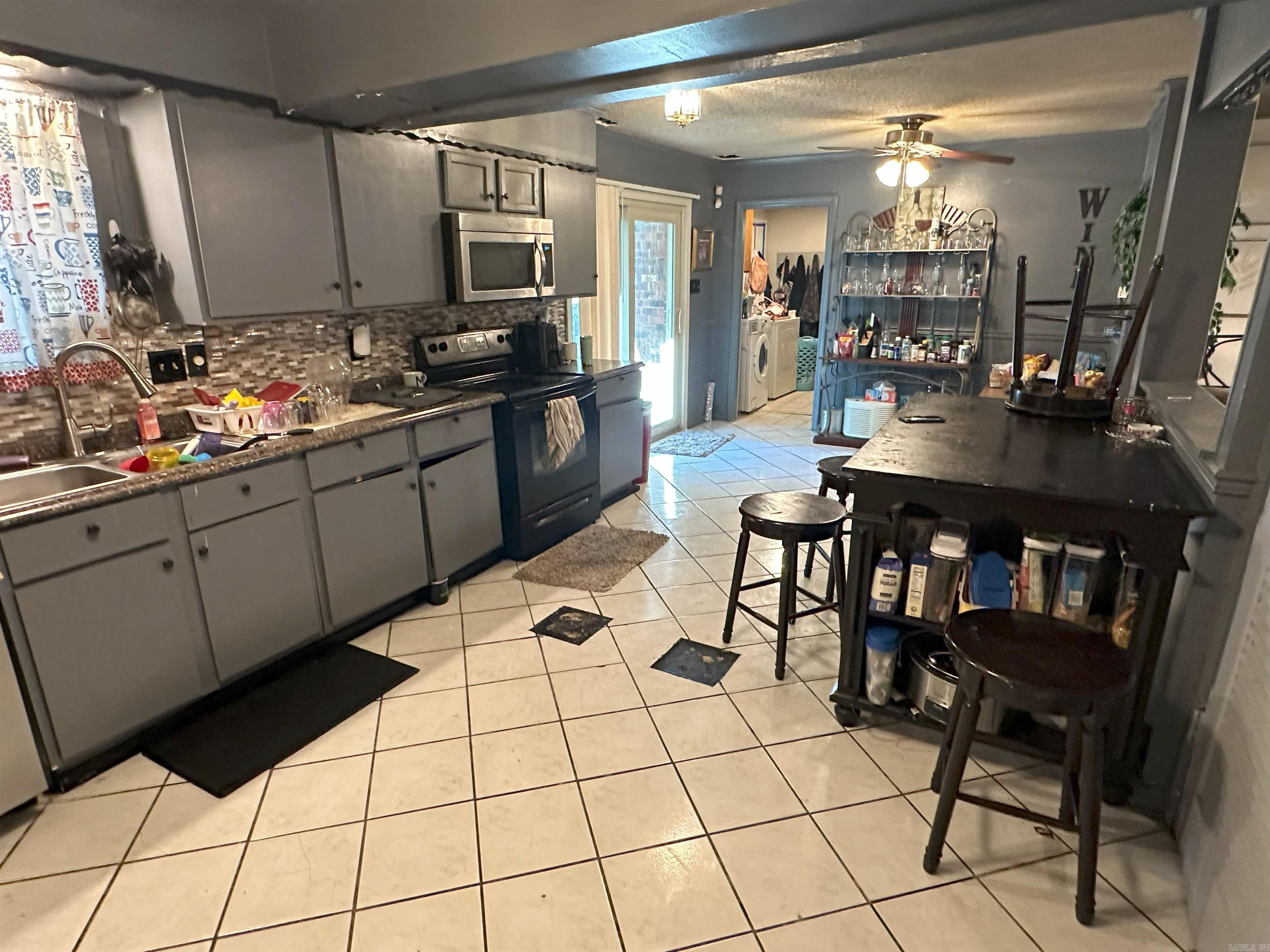 ALLENDALE MANOR - Residential