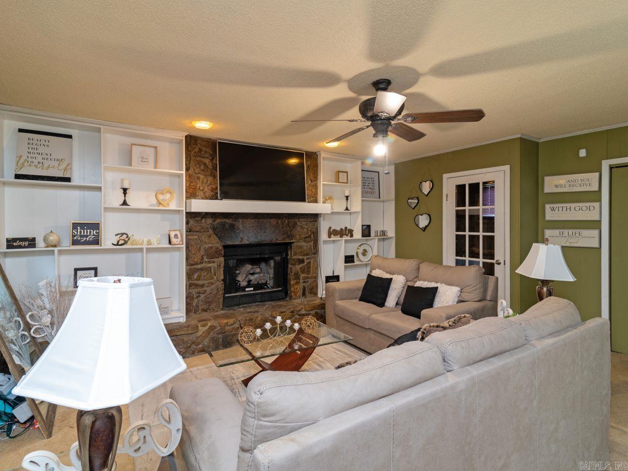 PLYMOUTH PARK - Residential