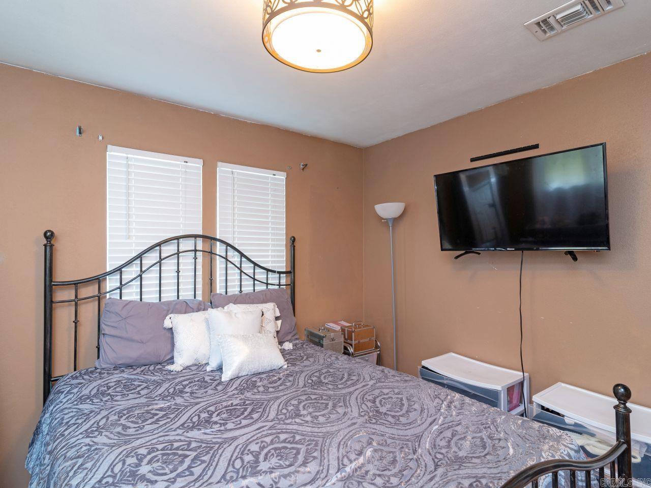 PLYMOUTH PARK - Residential