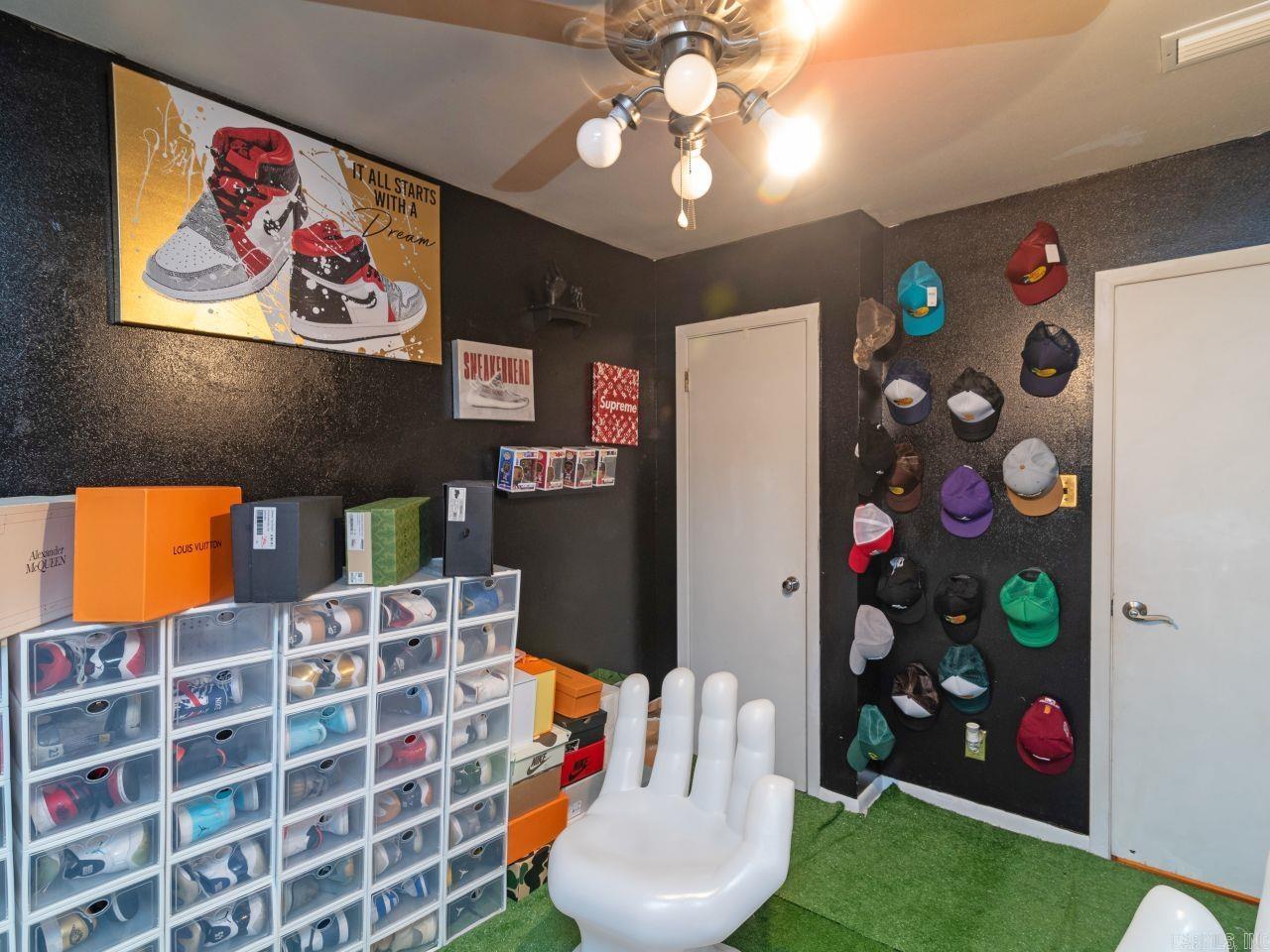 PLYMOUTH PARK - Residential