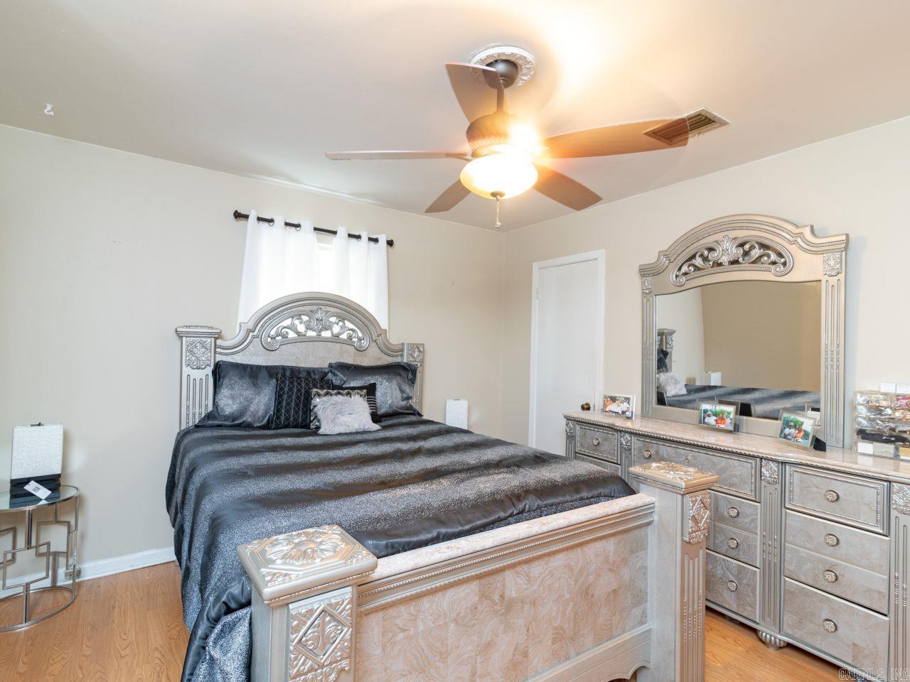 PLYMOUTH PARK - Residential