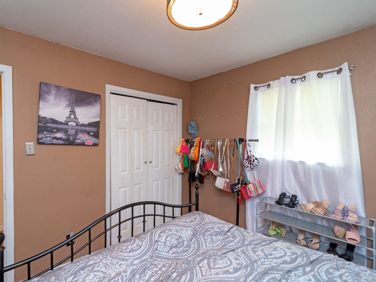 PLYMOUTH PARK - Residential