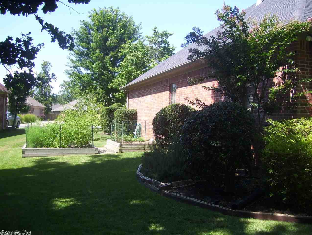 COUNTRY CLUB OF ARK THE - Residential