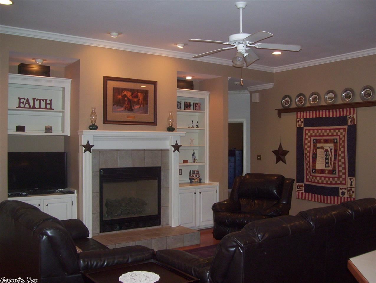 COUNTRY CLUB OF ARK THE - Residential