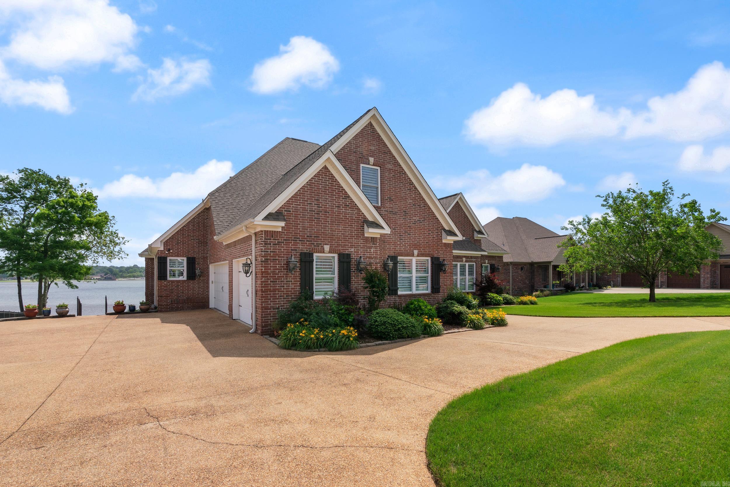 HURRICANE LAKE EST - Residential