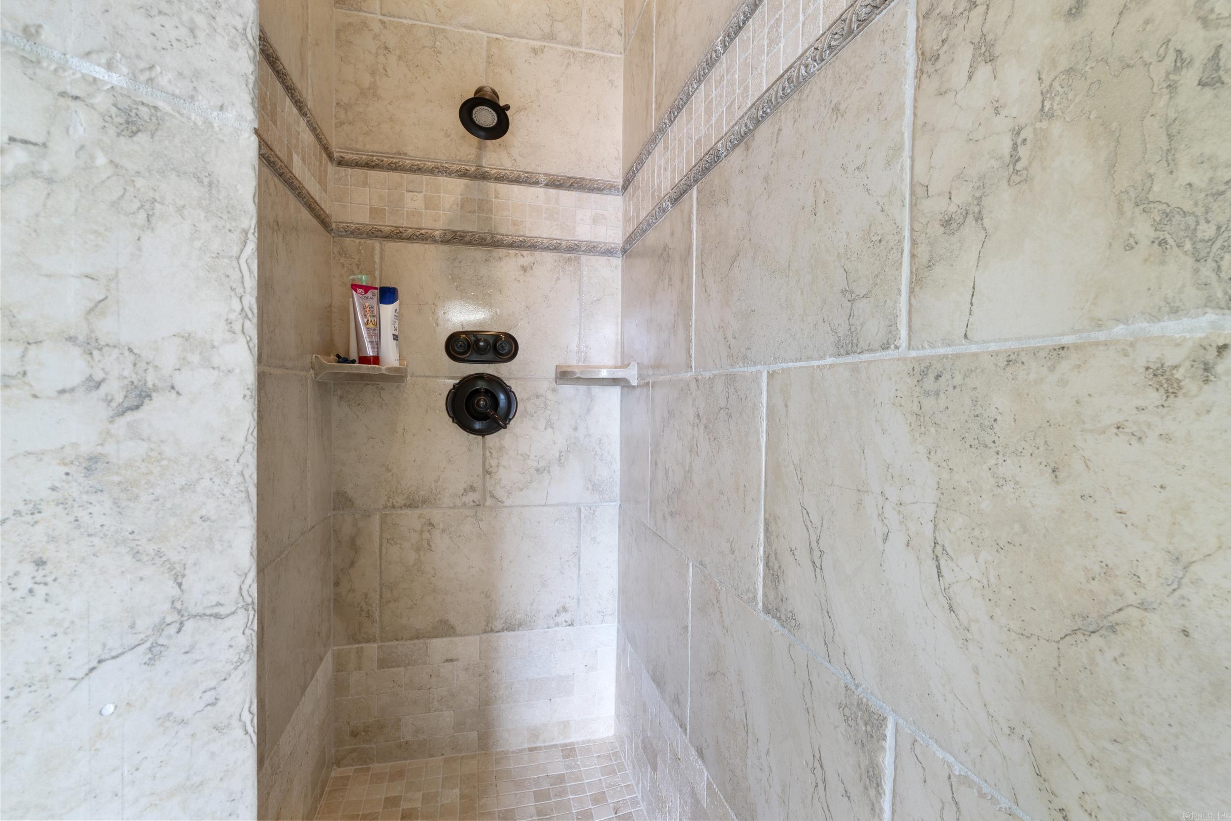 HURRICANE LAKE EST - Residential