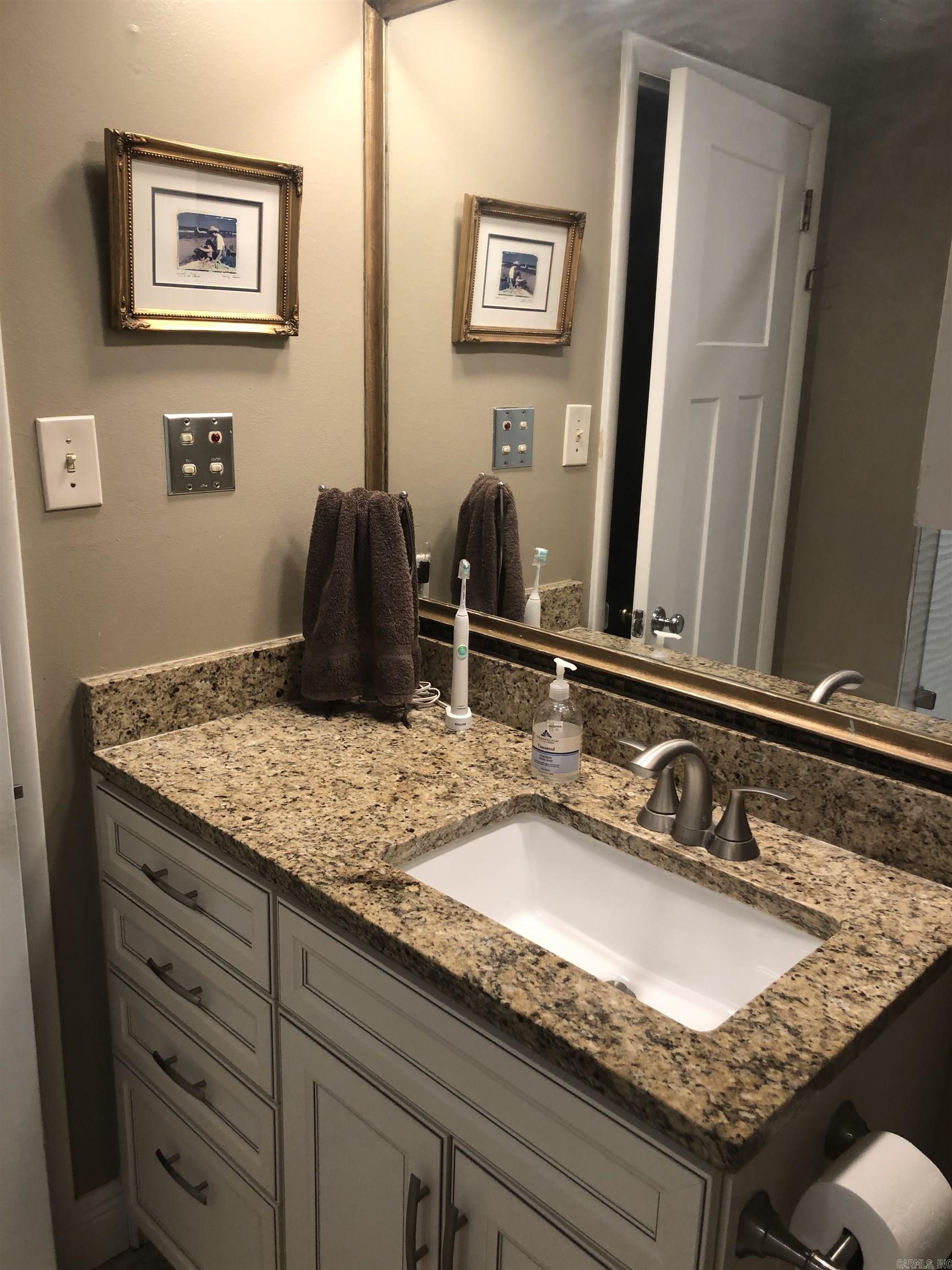 LEAWOOD HEIGHTS - Residential