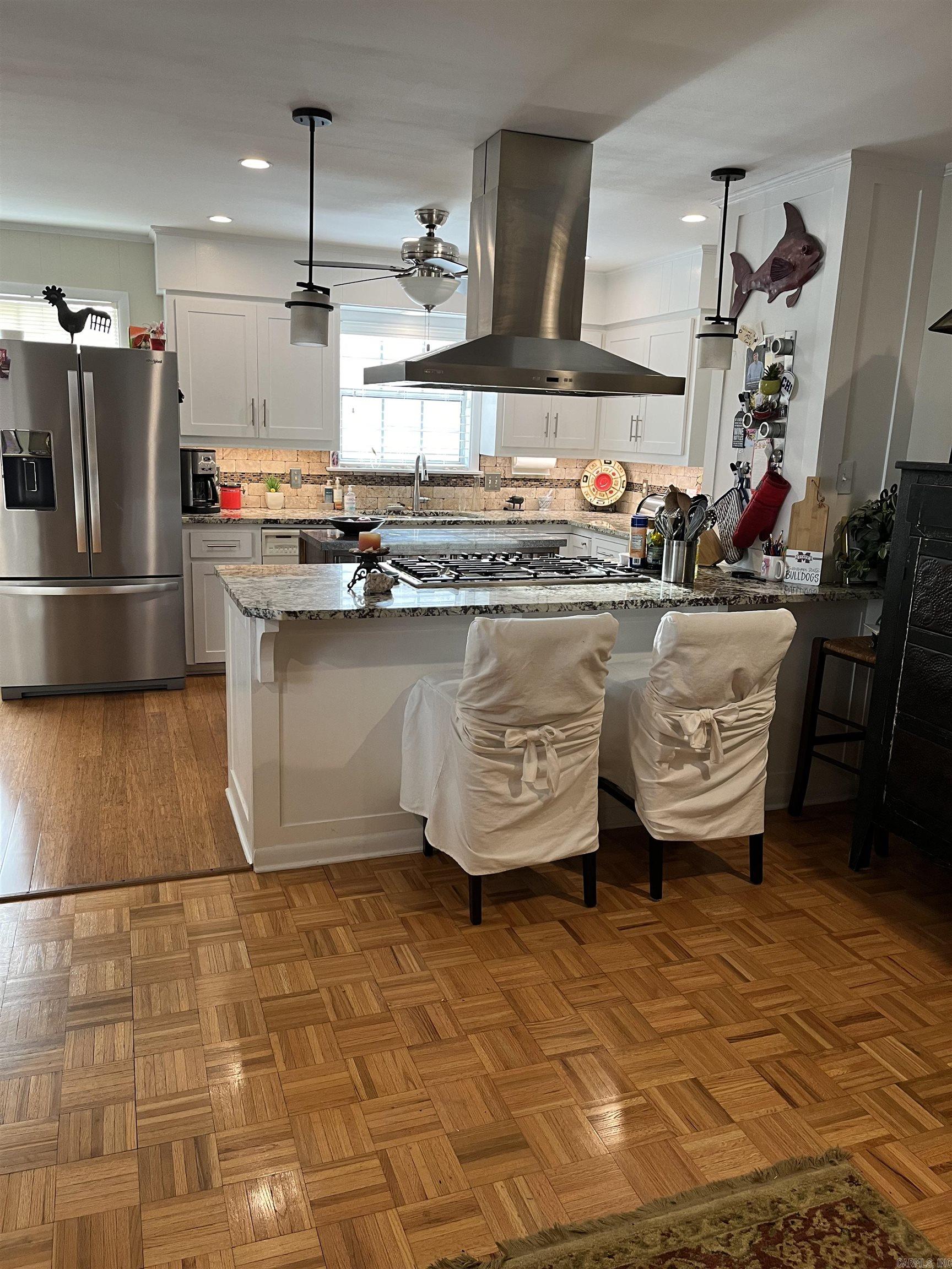 LEAWOOD HEIGHTS - Residential