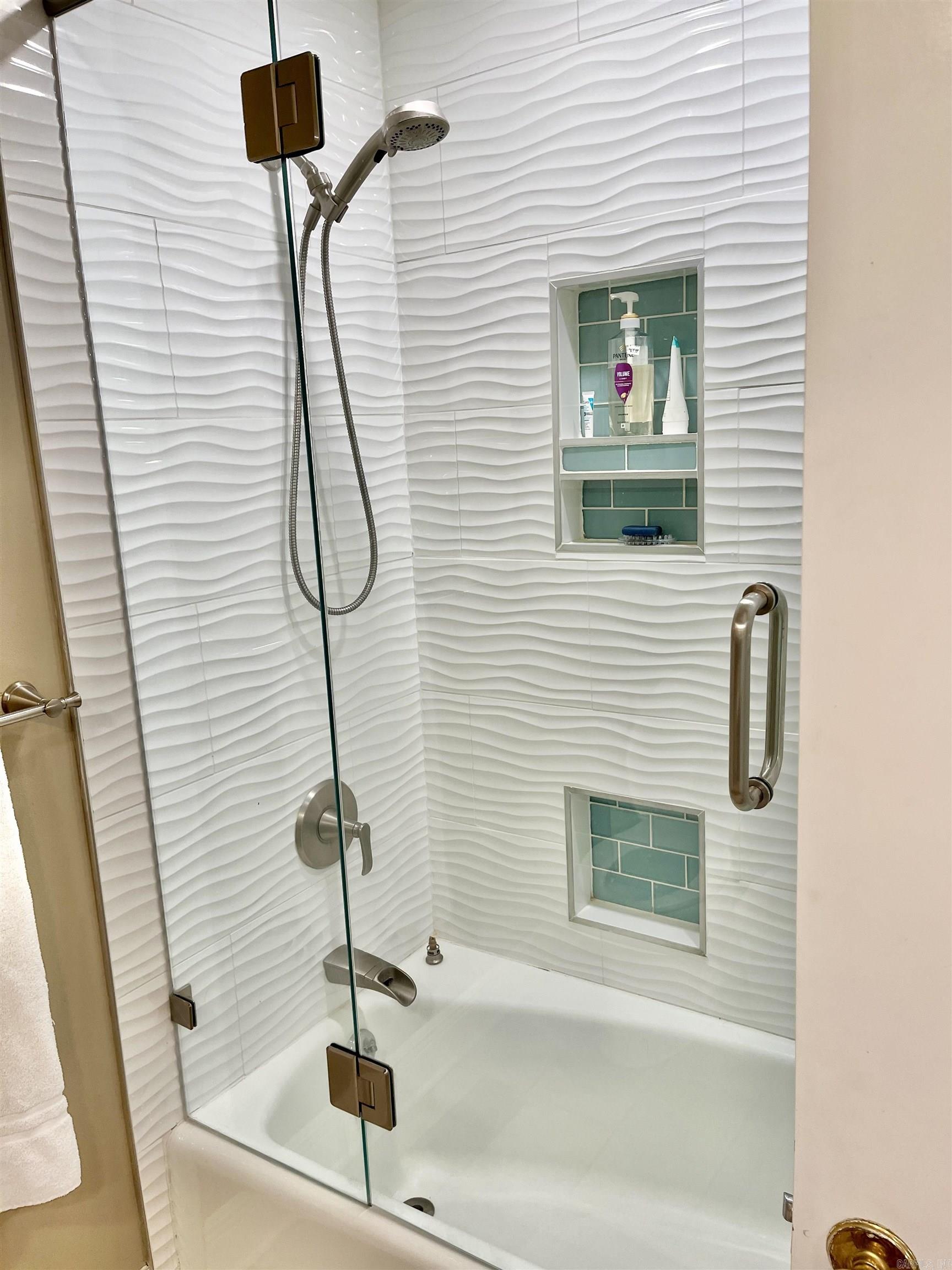 LEAWOOD HEIGHTS - Residential