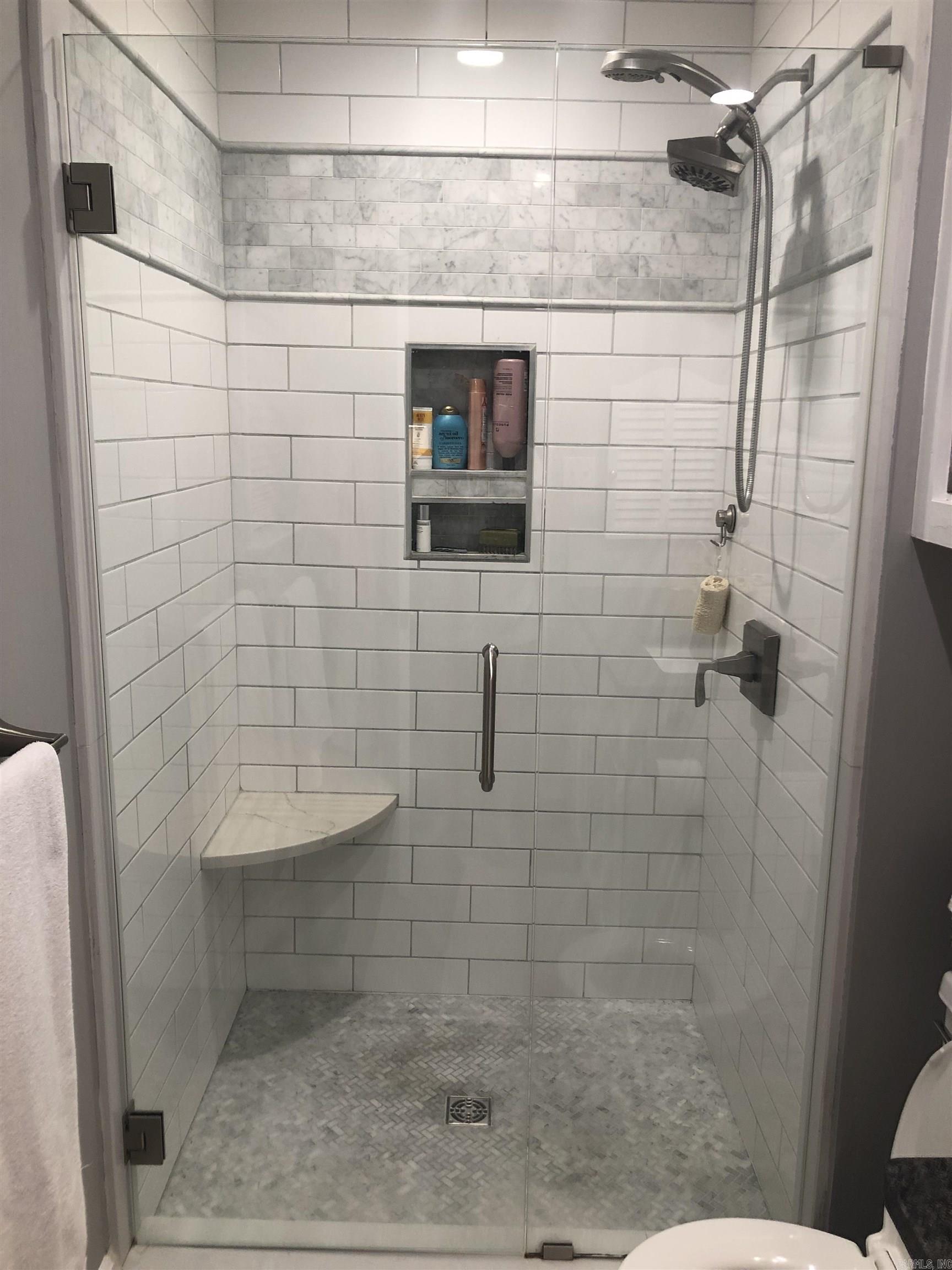 LEAWOOD HEIGHTS - Residential