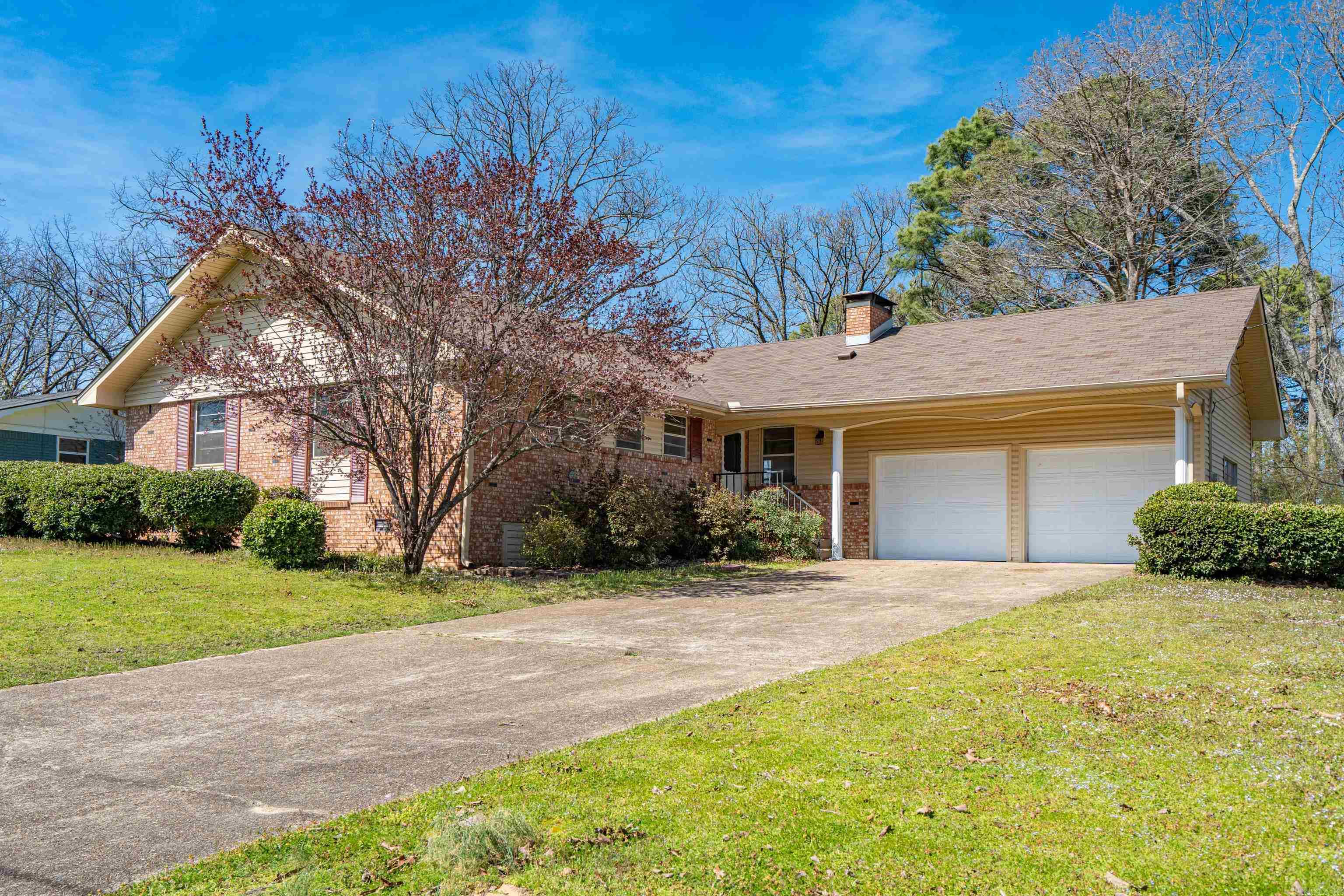 WOODCREST - Residential