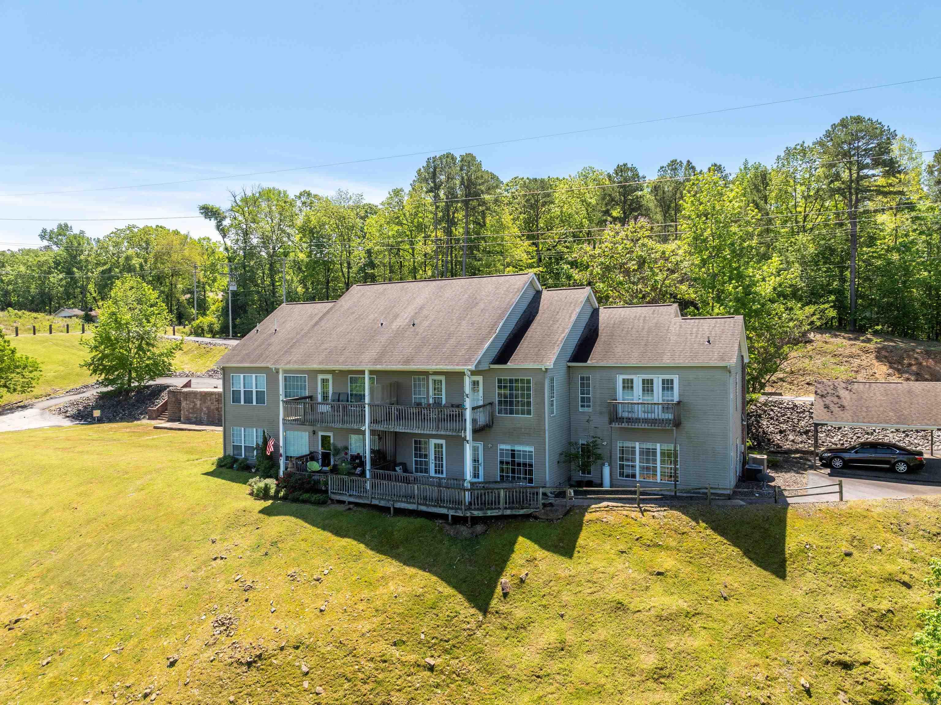 VISTA VILLAS - Residential