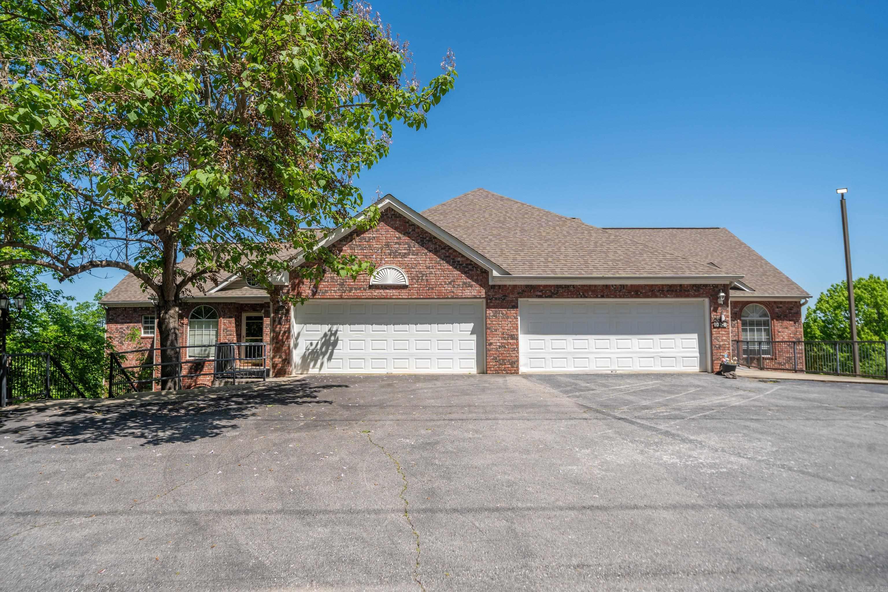 VISTA VILLAS - Residential