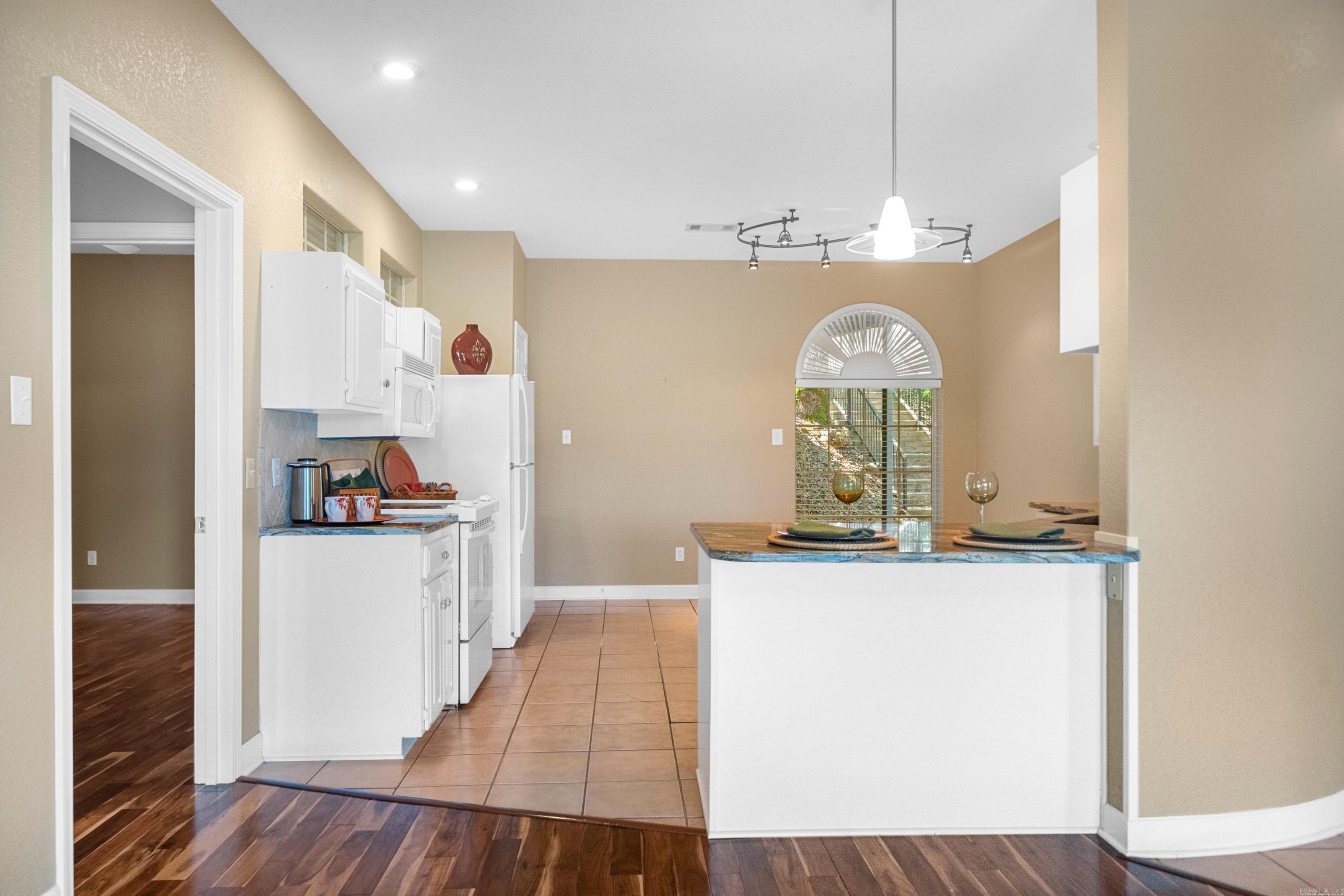 VISTA VILLAS - Residential