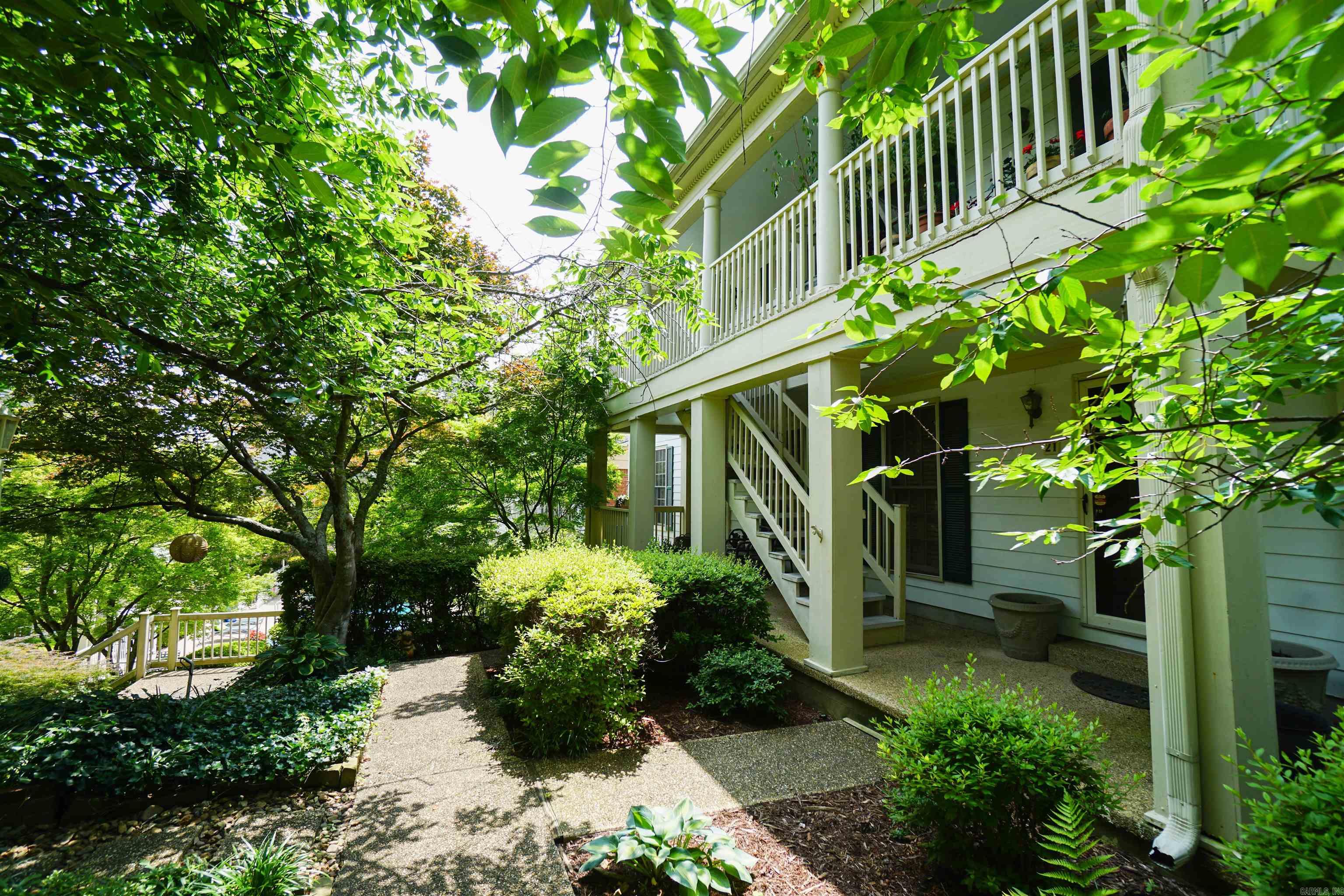 **GREAT HILLCREST CONDO**The location is perfect for this great one level condo in Hillcrest. Large Great Room with fireplace, dining room, and spacious kitchen. The floor plan works for entertaining or just a relaxing evening on the patio. The bathroom has a walk-in shower. Park and walk a few steps to your front door! No steps! Covered front porch. Enjoy beautiful landscaped common areas & POOL!! Close to UAMS, UALR, shopping, the Heights, etc. This condo is priced to sell, so don't miss it!