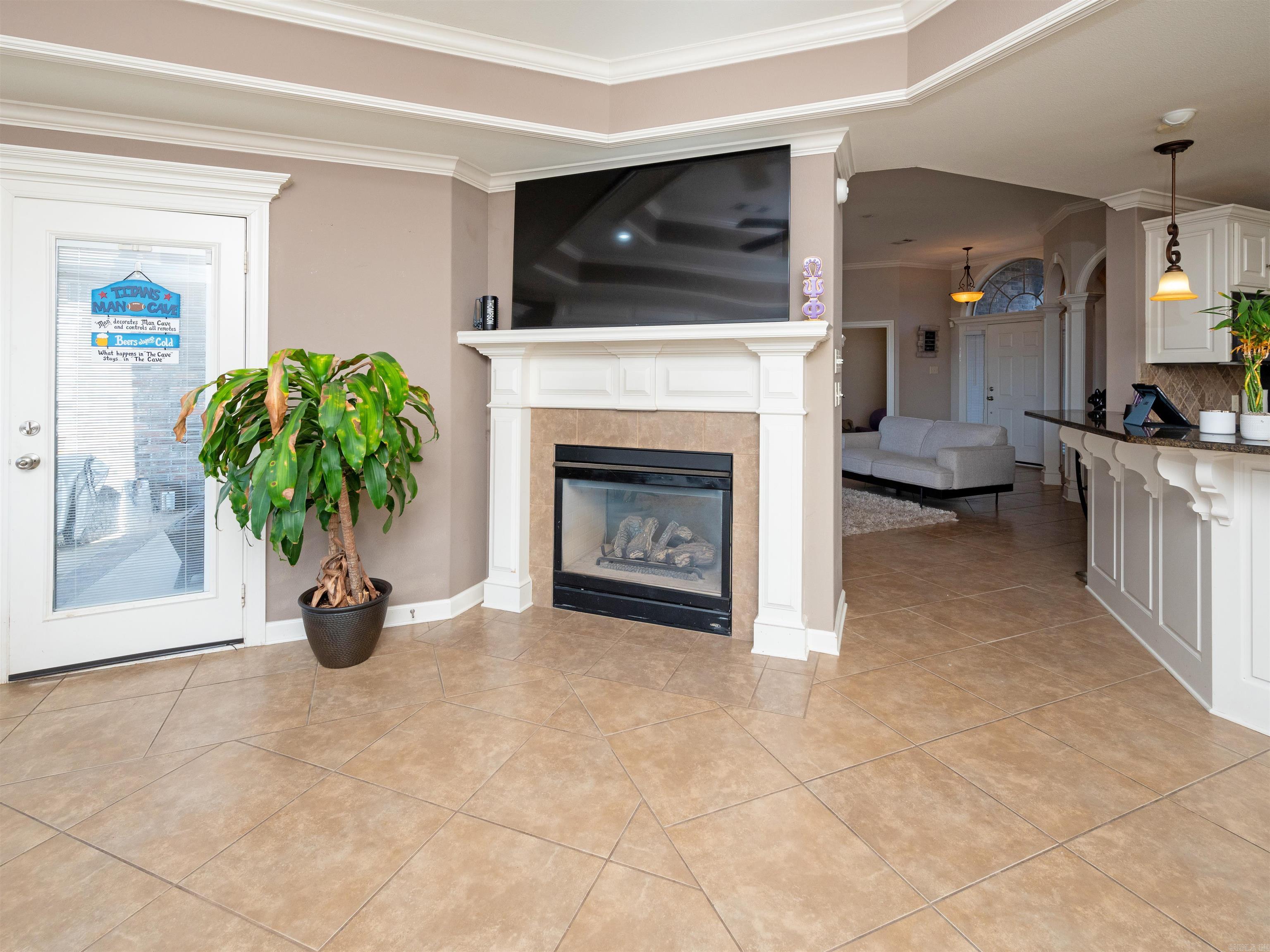 COUNTRY CLUB OF AR-QUARTERS ADDN - Residential