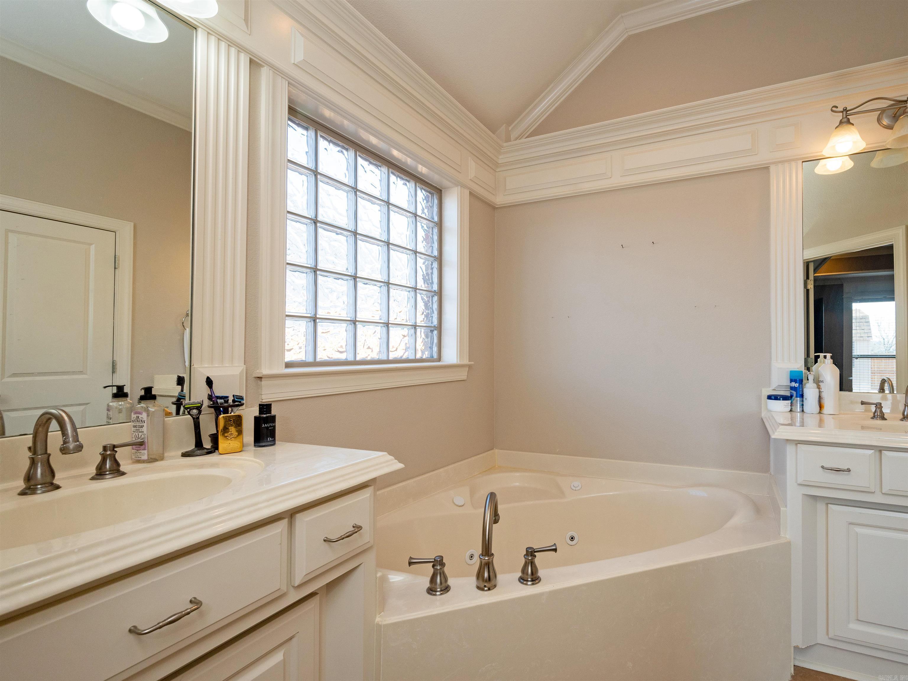 COUNTRY CLUB OF AR-QUARTERS ADDN - Residential