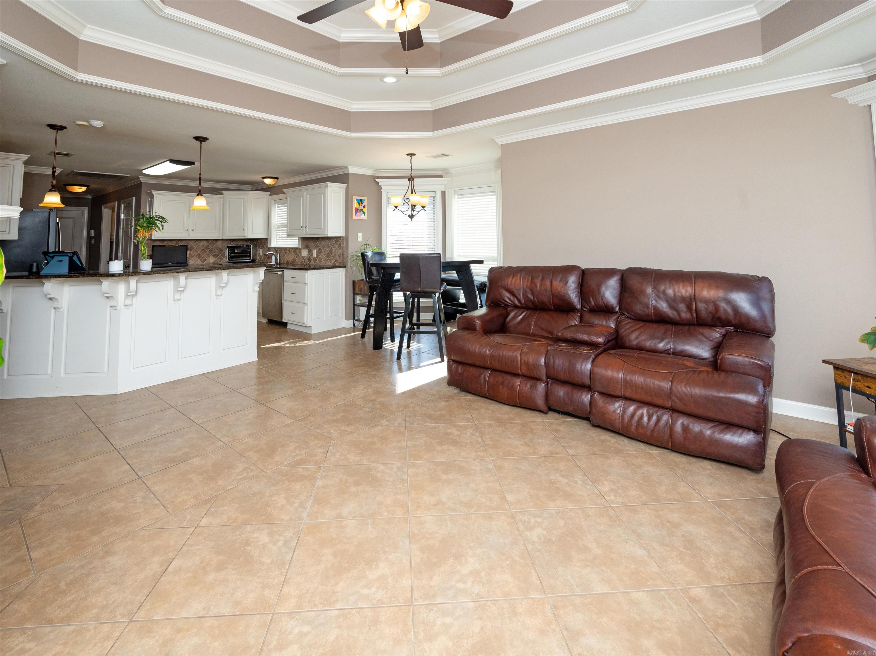 COUNTRY CLUB OF AR-QUARTERS ADDN - Residential