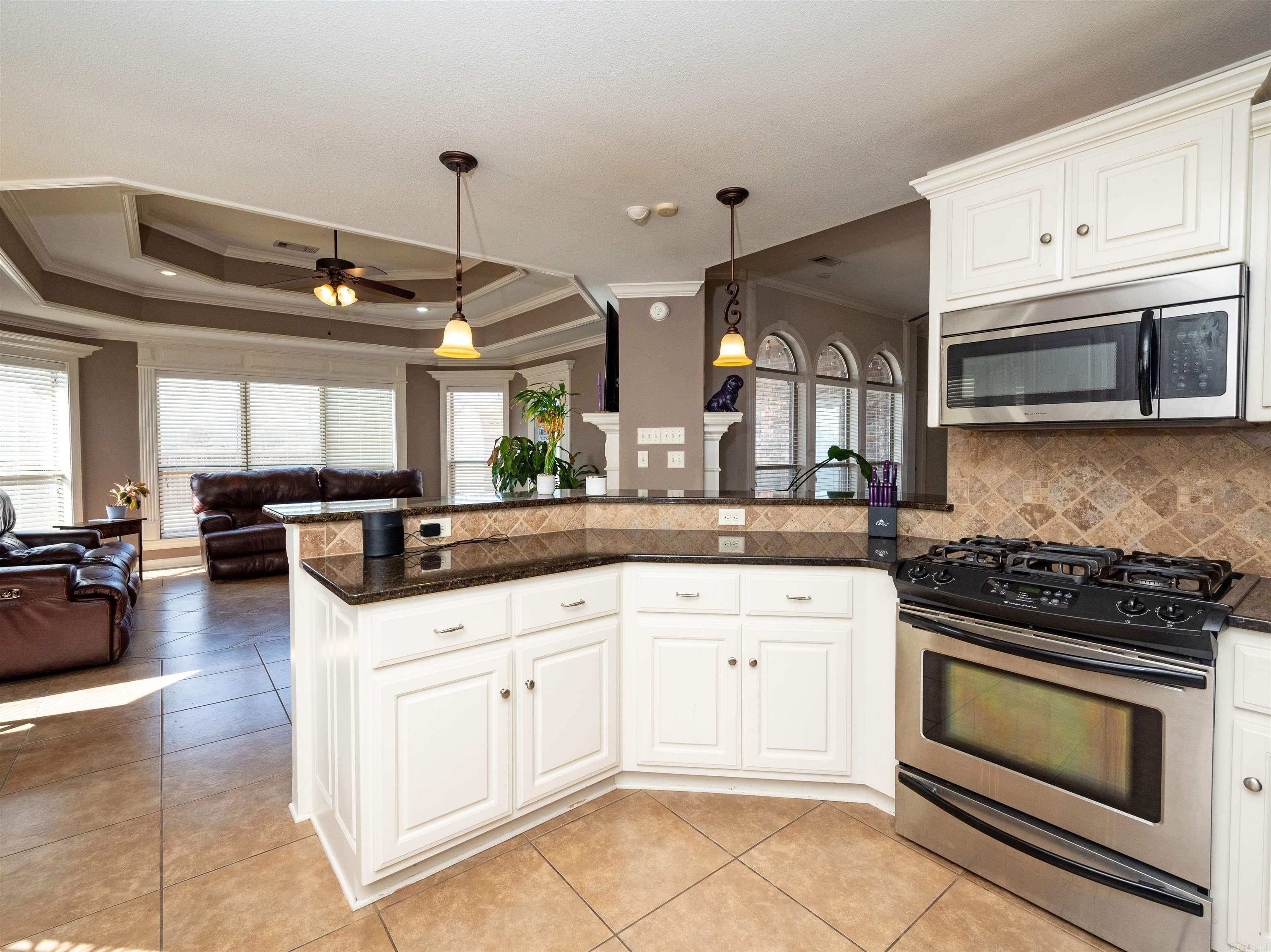 COUNTRY CLUB OF AR-QUARTERS ADDN - Residential