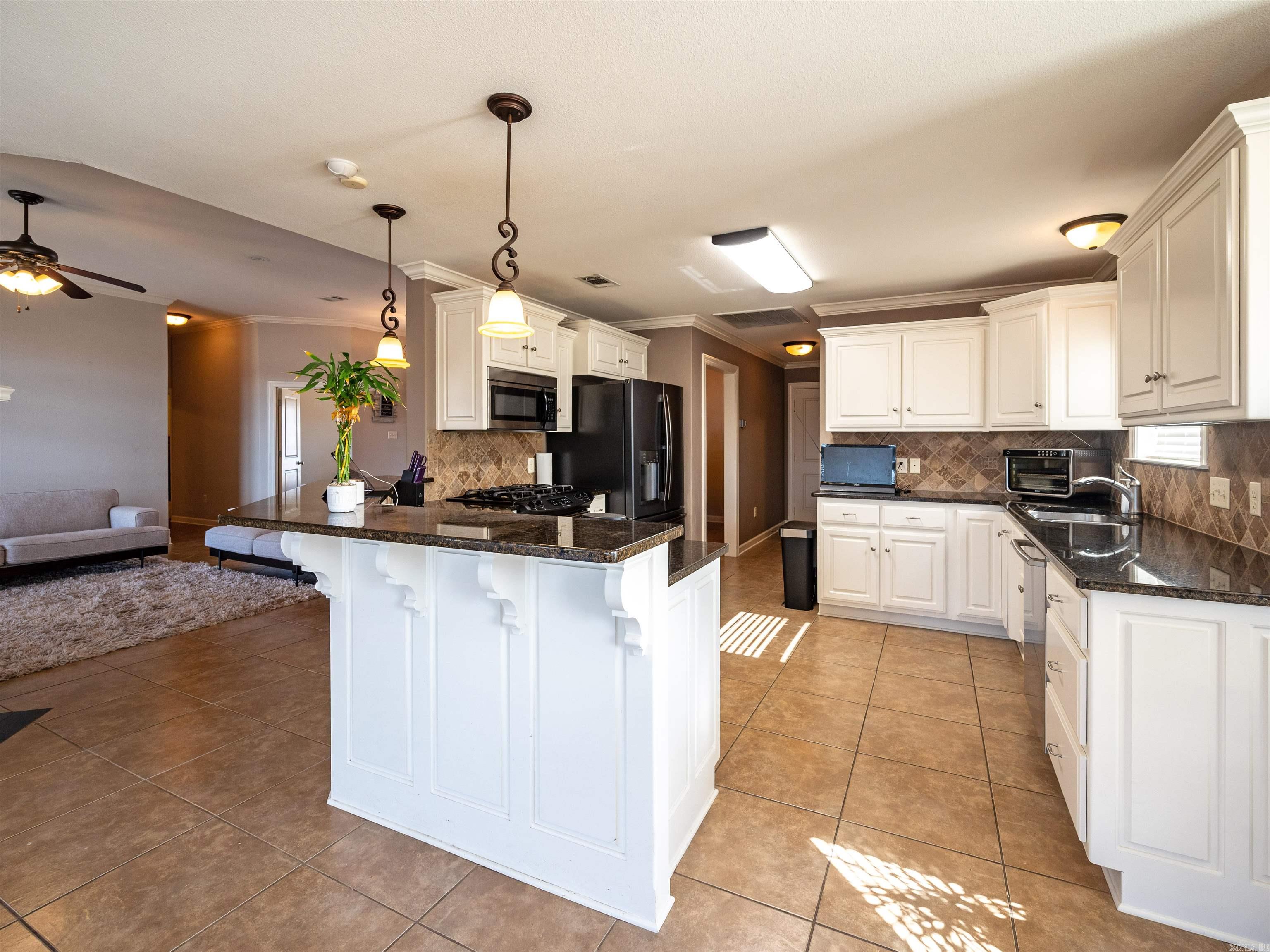 COUNTRY CLUB OF AR-QUARTERS ADDN - Residential