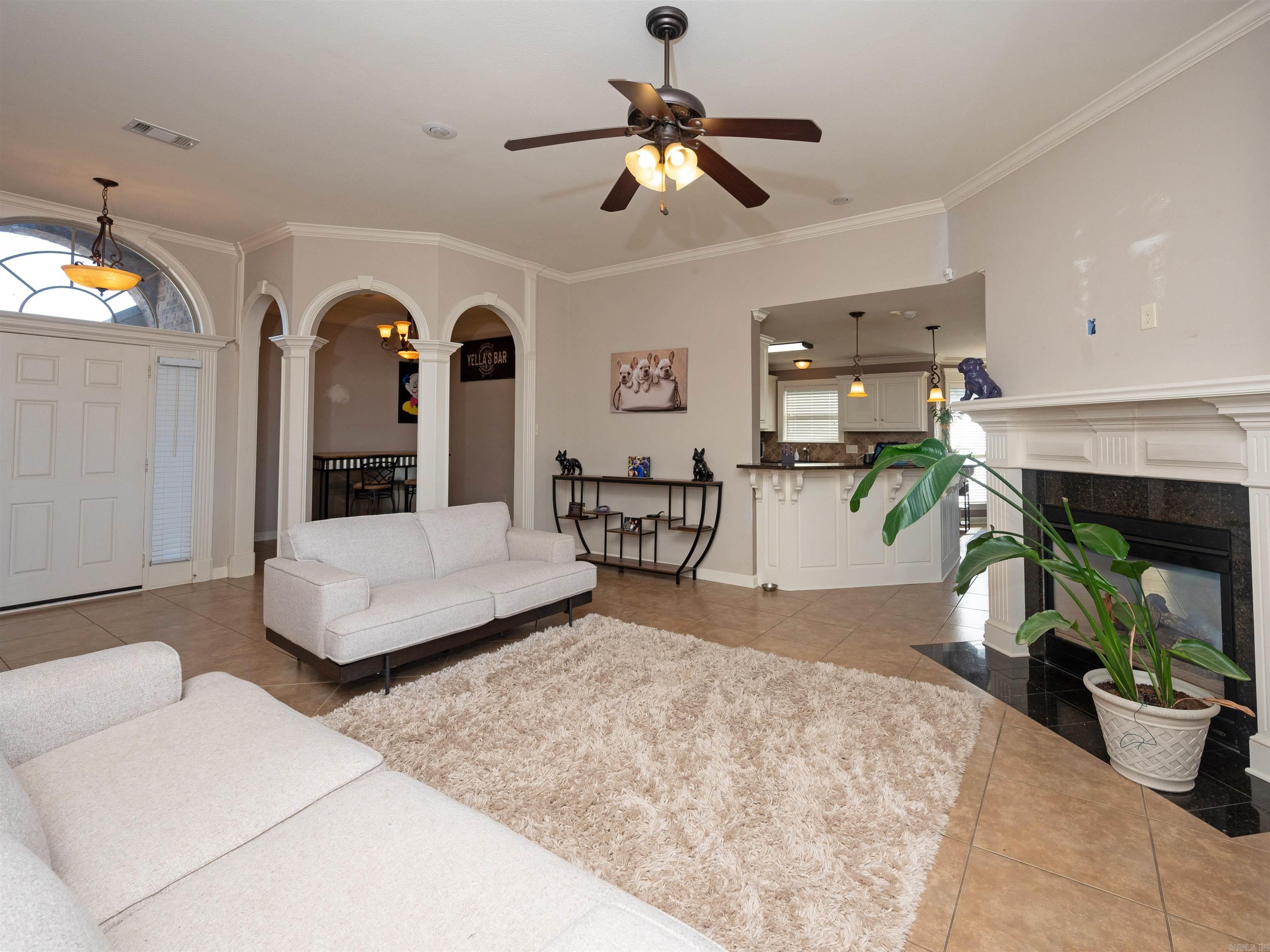 COUNTRY CLUB OF AR-QUARTERS ADDN - Residential