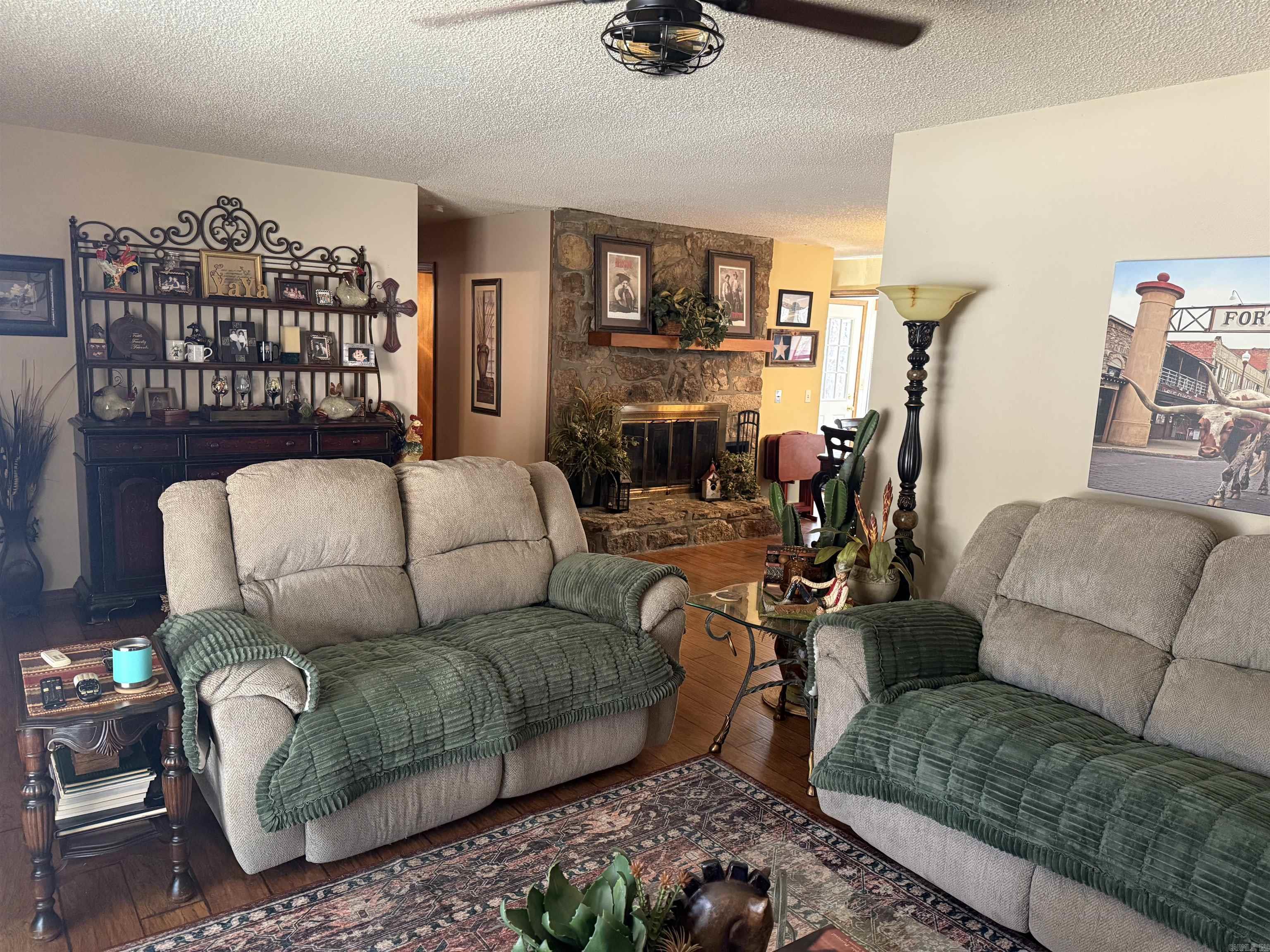 CHELSEA GLADE - Residential