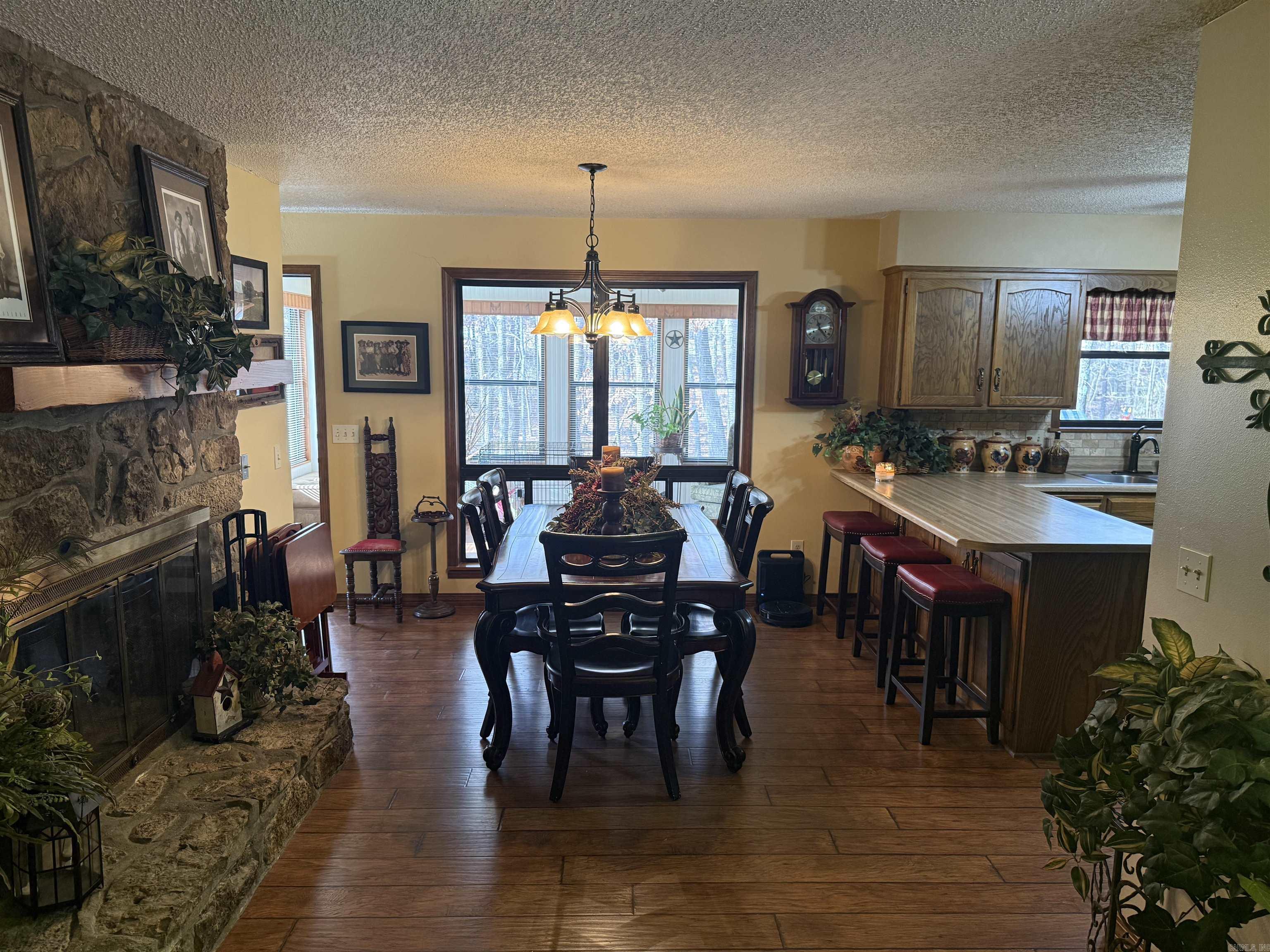 CHELSEA GLADE - Residential