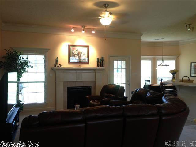 COUNTRY CLUB OF ARK THE - Residential Lease