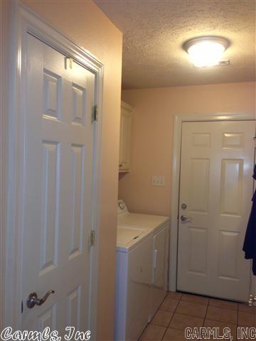 COUNTRY CLUB OF ARK THE - Residential Lease