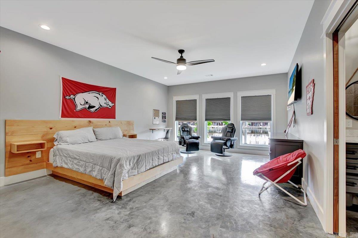 WATERS EDGE - Residential