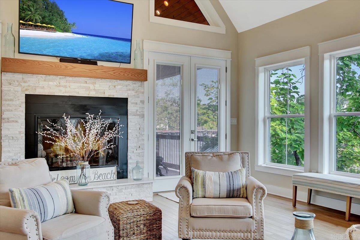 WATERS EDGE - Residential