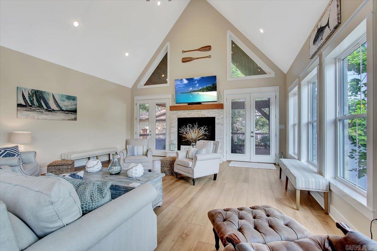 WATERS EDGE - Residential