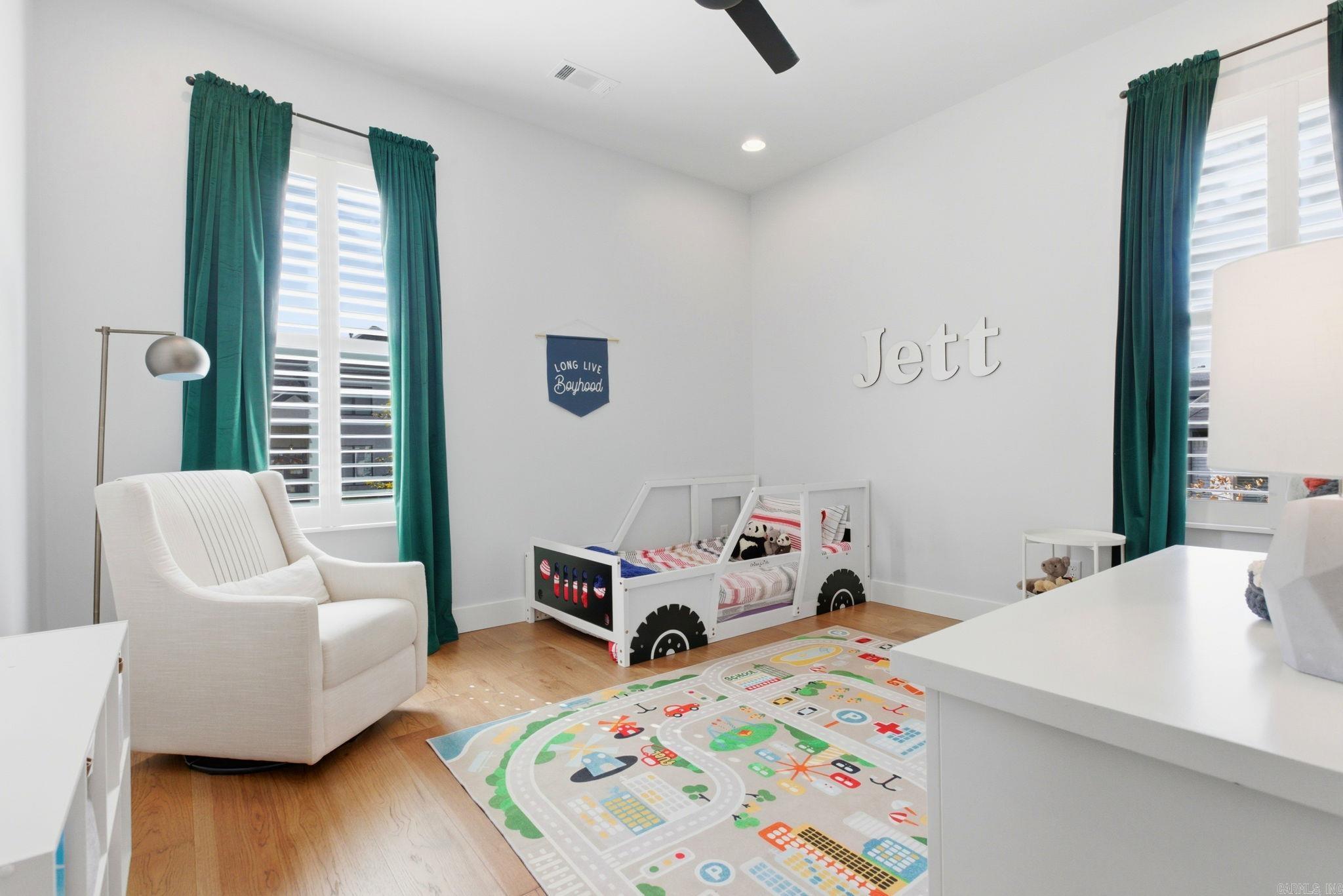CHENAL VALLEY "FALSTONE COURT" - Residential