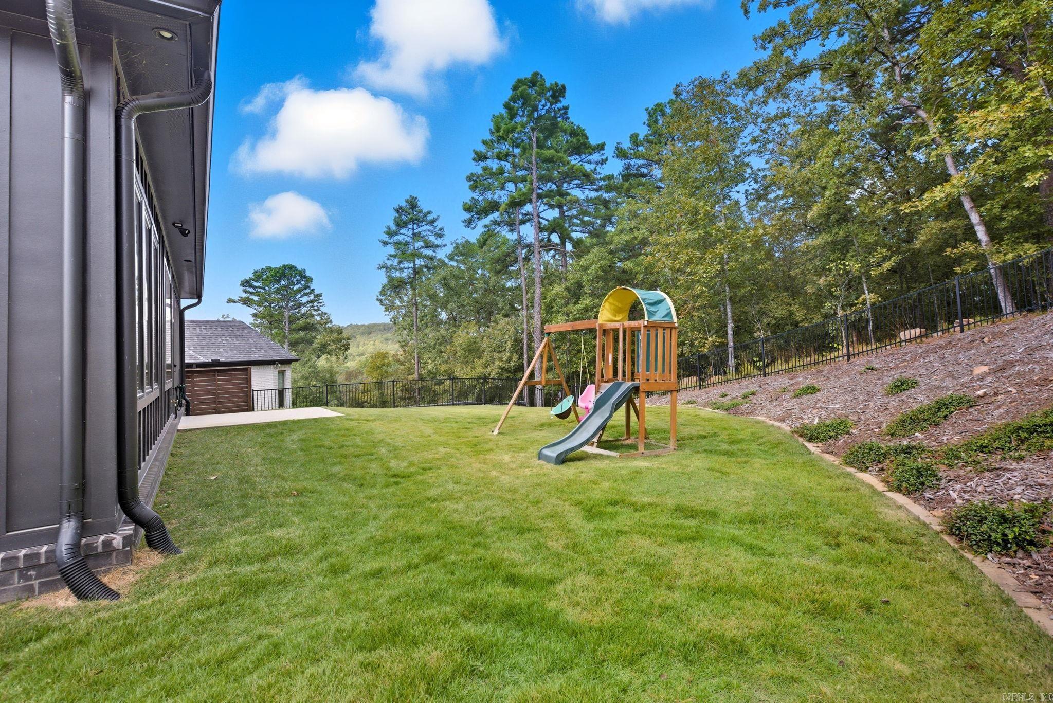 CHENAL VALLEY "FALSTONE COURT" - Residential