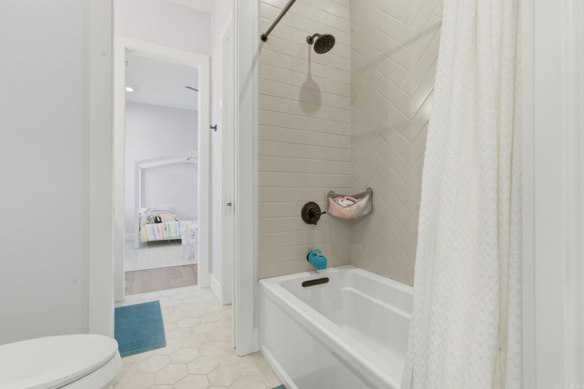 CHENAL VALLEY "FALSTONE COURT" - Residential