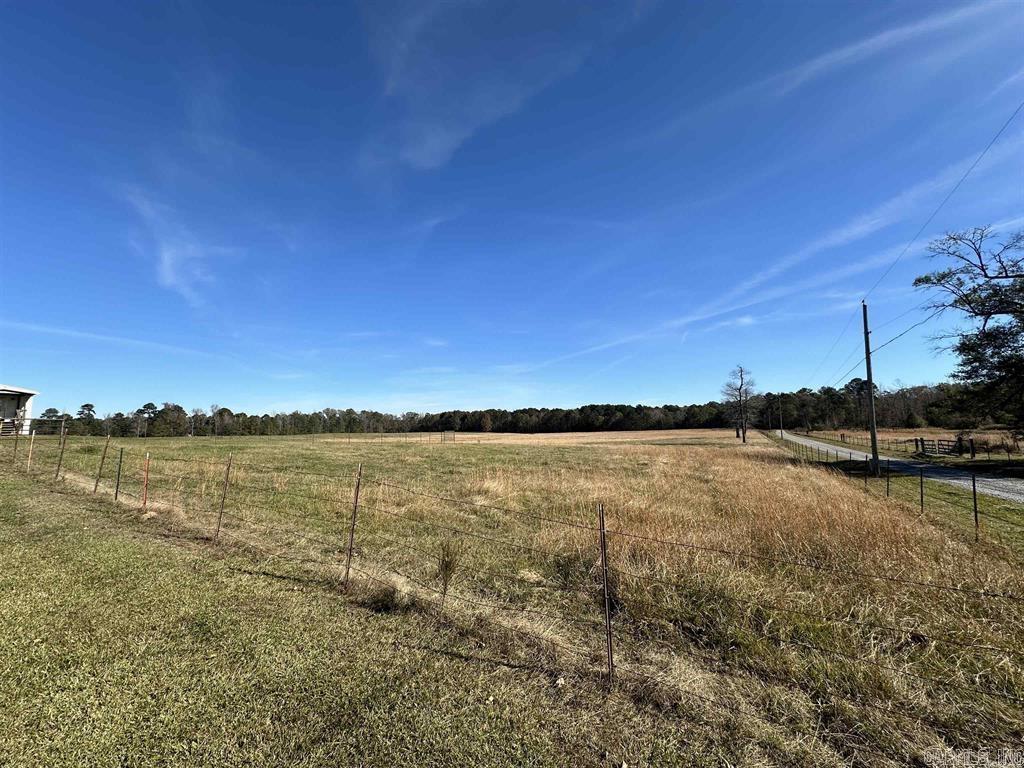 Alexander-Benton - Land