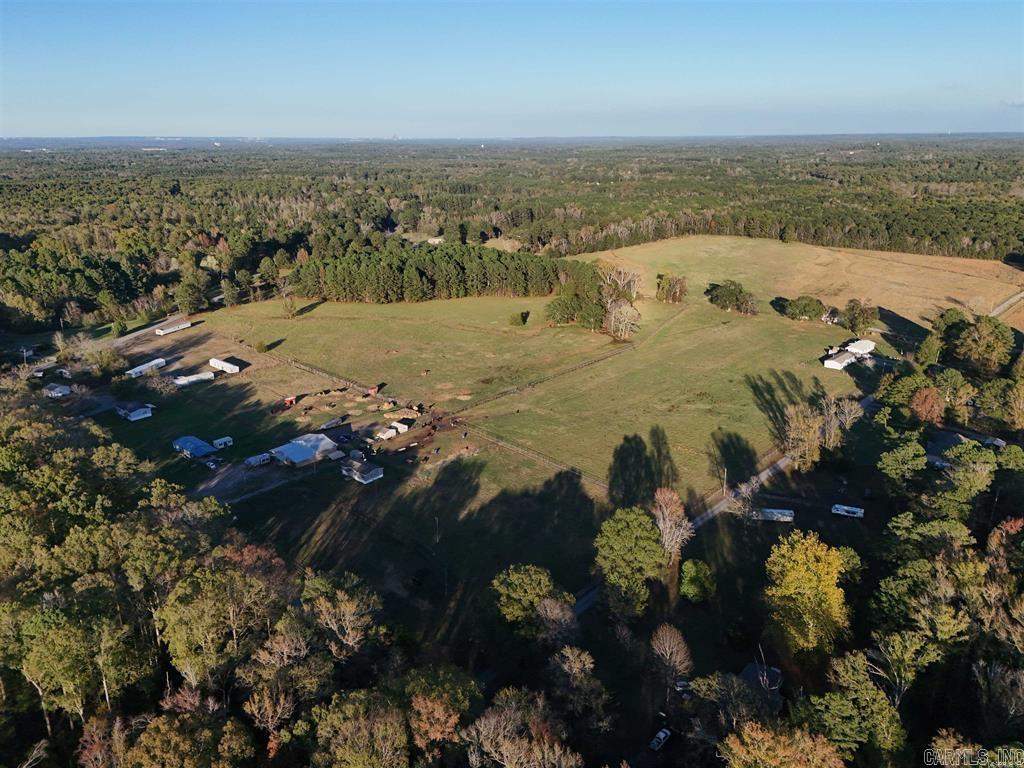 Alexander-Benton - Land