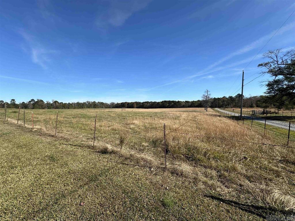 Alexander-Benton - Land