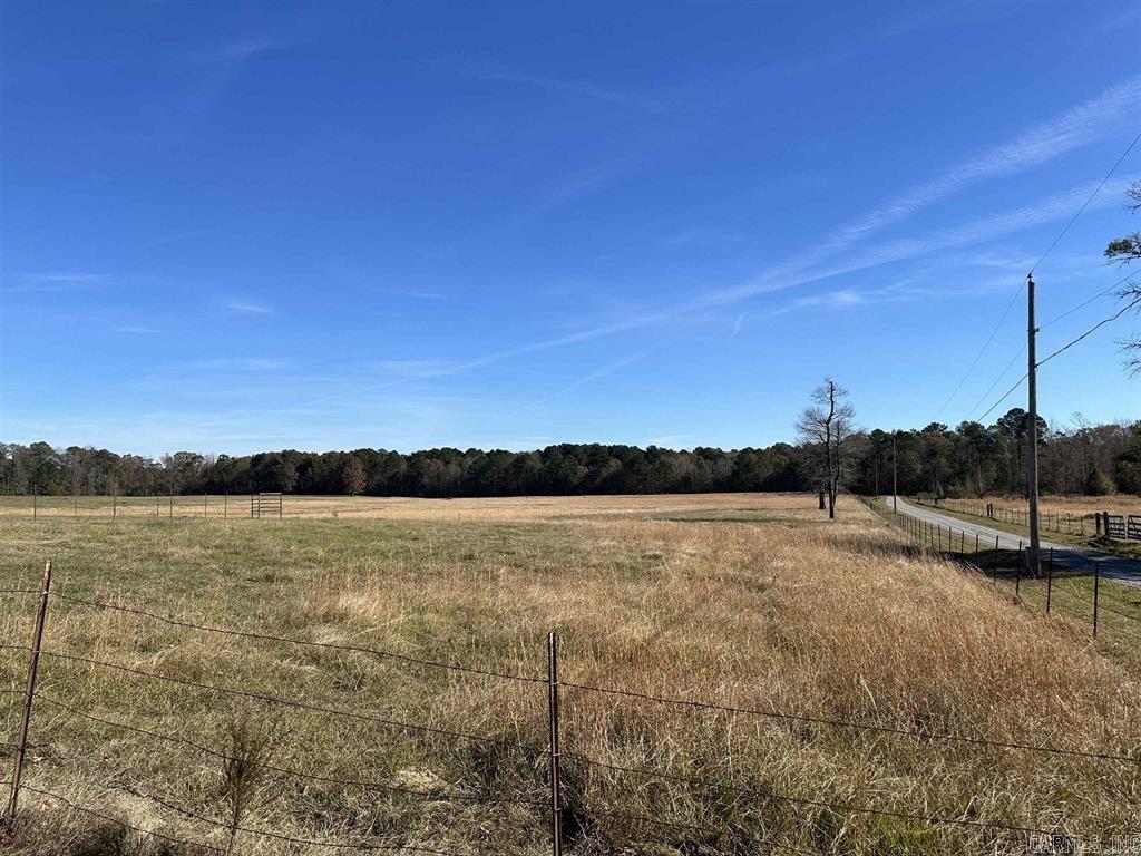 Alexander-Benton - Land