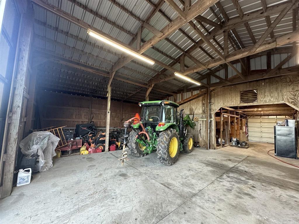 Alexander-Benton - Land