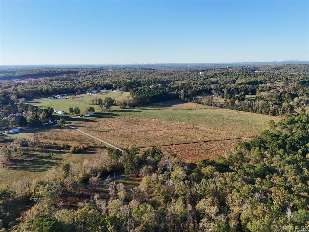 Alexander-Benton - Land