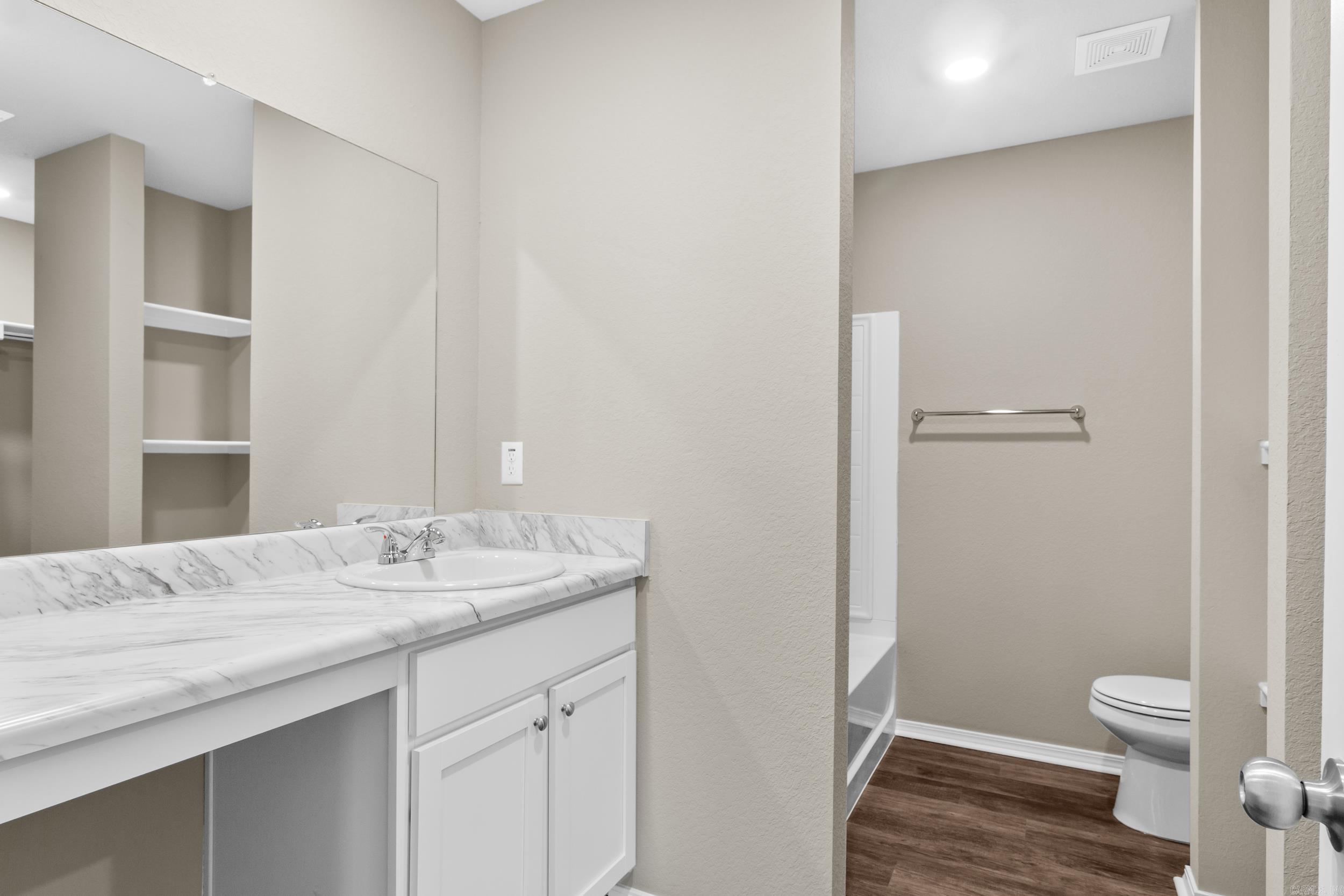 COUNTRY CLUB OF ARK THE - Residential