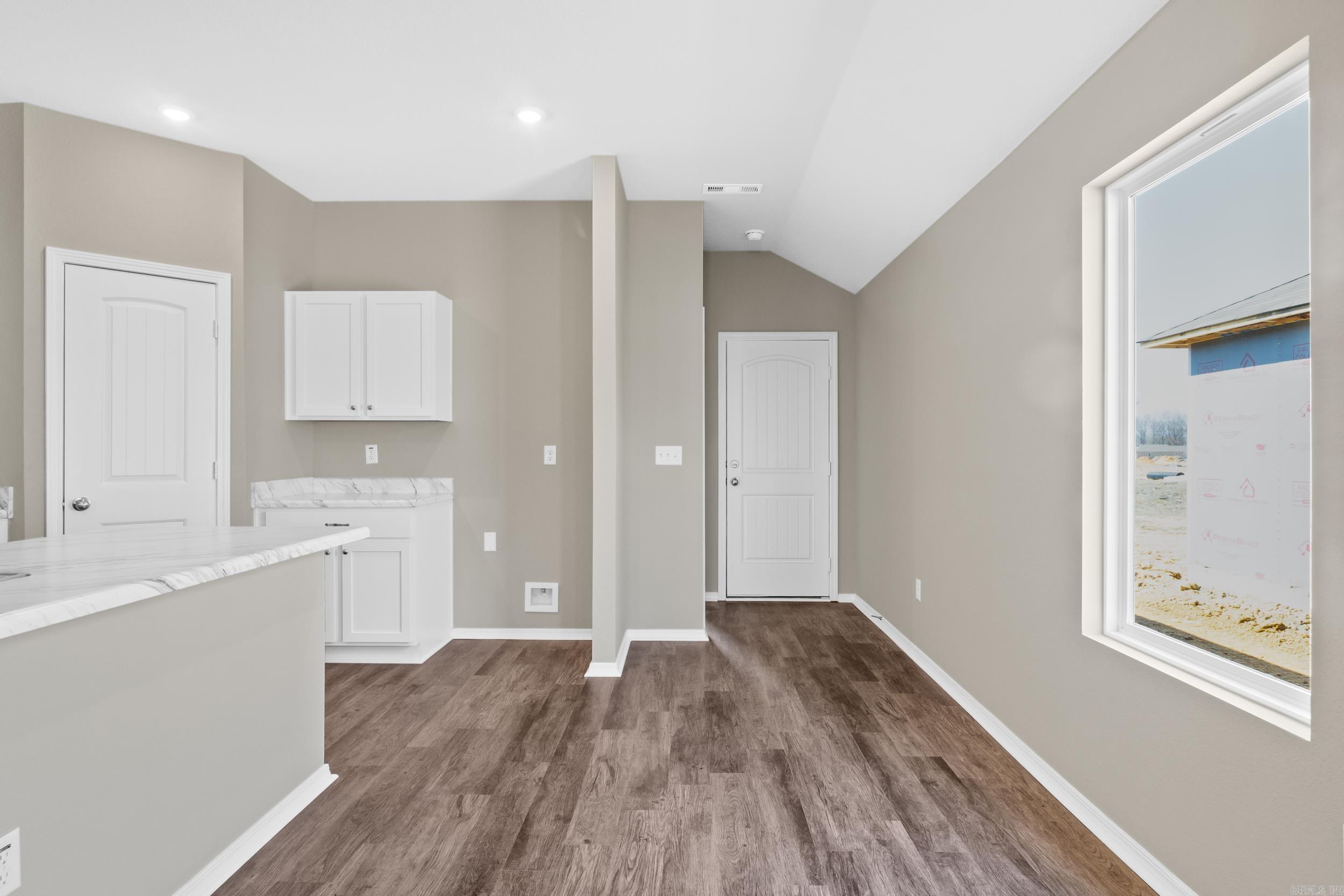 COUNTRY CLUB OF ARK THE - Residential