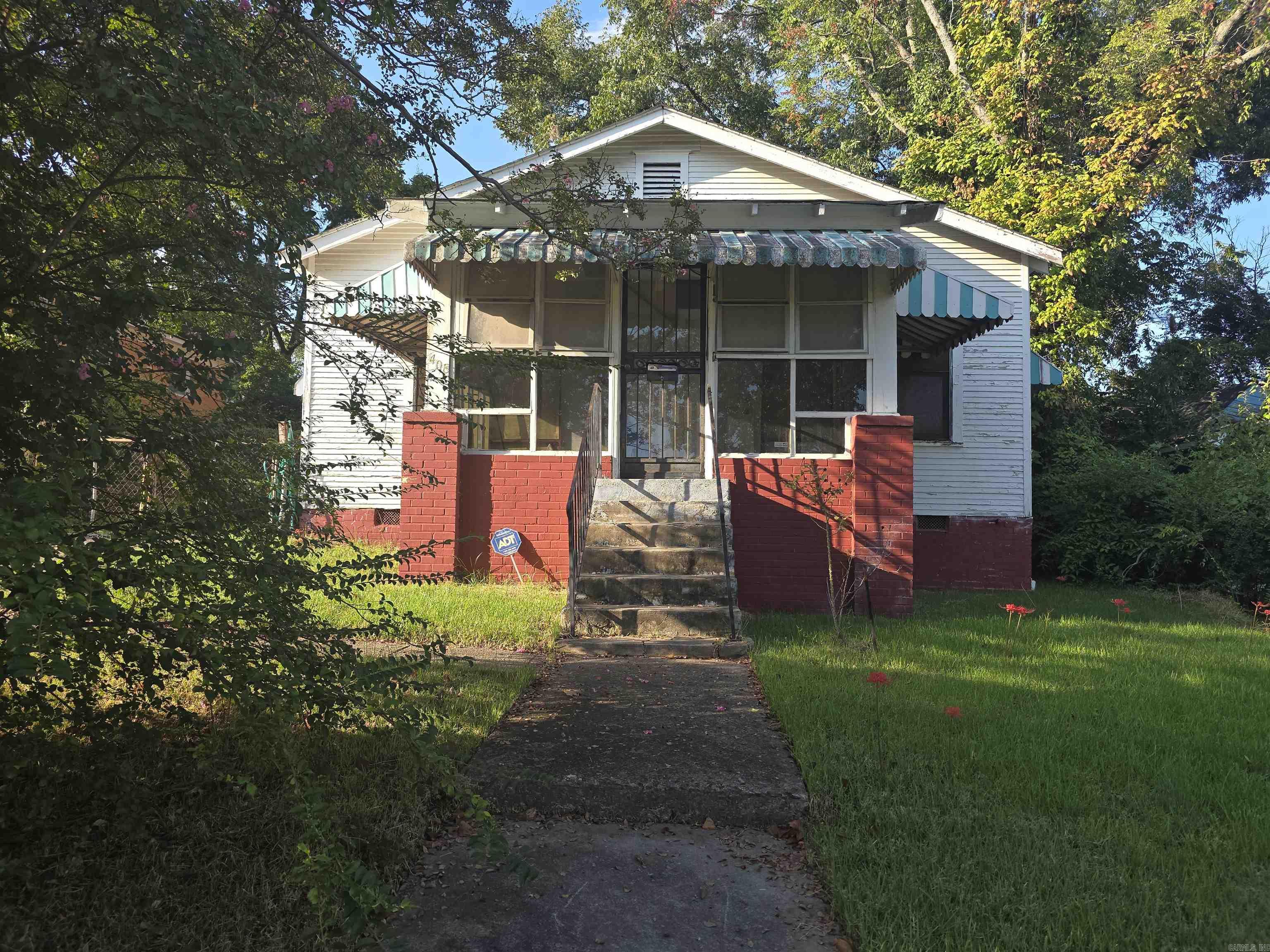 Attention, INVESTORS! This property would be an excellent asset to your growing Real Estate portfolio. This three-bedroom, one-bathroom home requires some care to restore its full potential, but definitely worth it. Located just 5 minutes from Downtown Little Rock, it presents a truly remarkable opportunity for the right Buyer. Selling AS-IS WHERE IS. Agents see Remarks