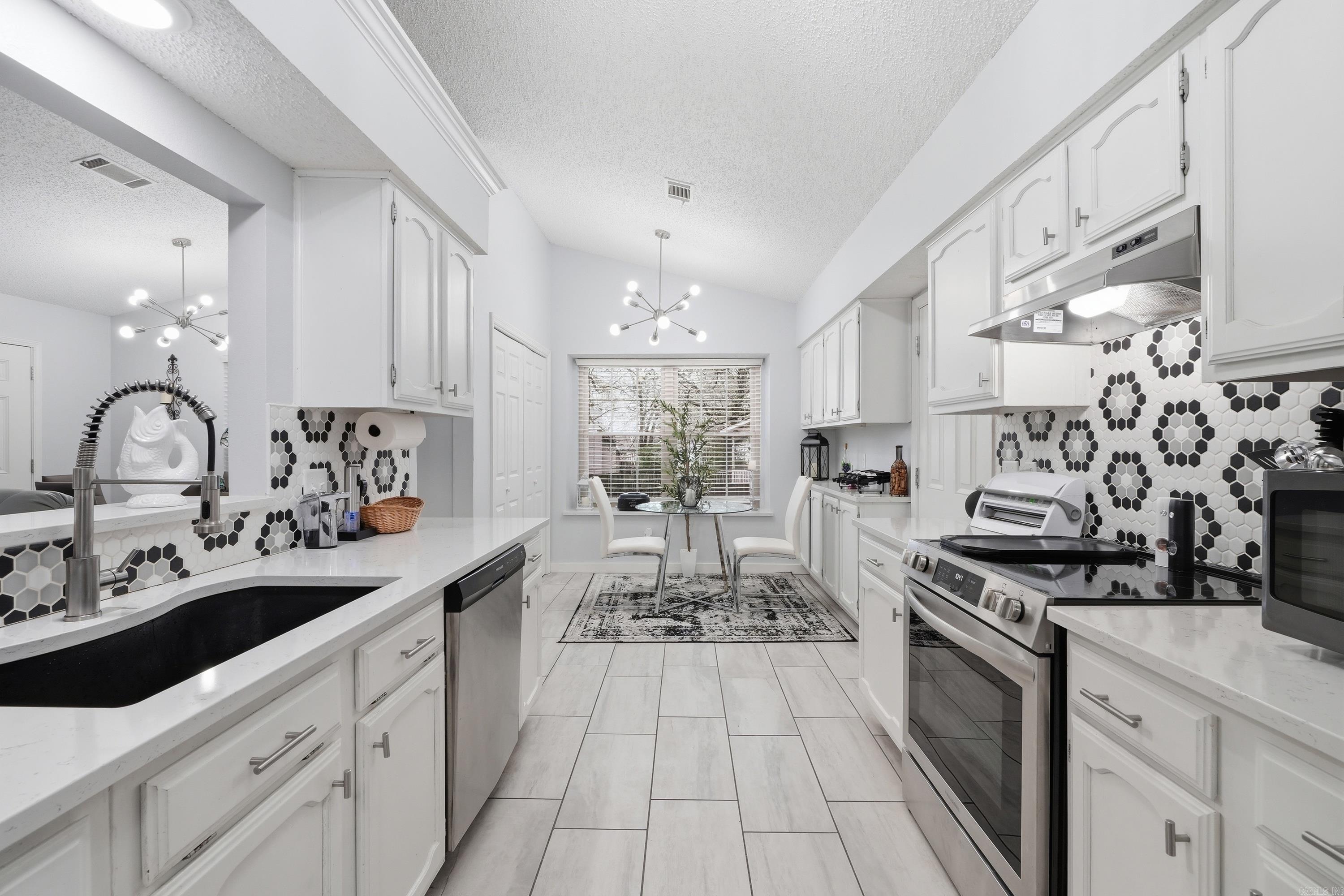 OTTER CREEK COMMUNITY - Residential