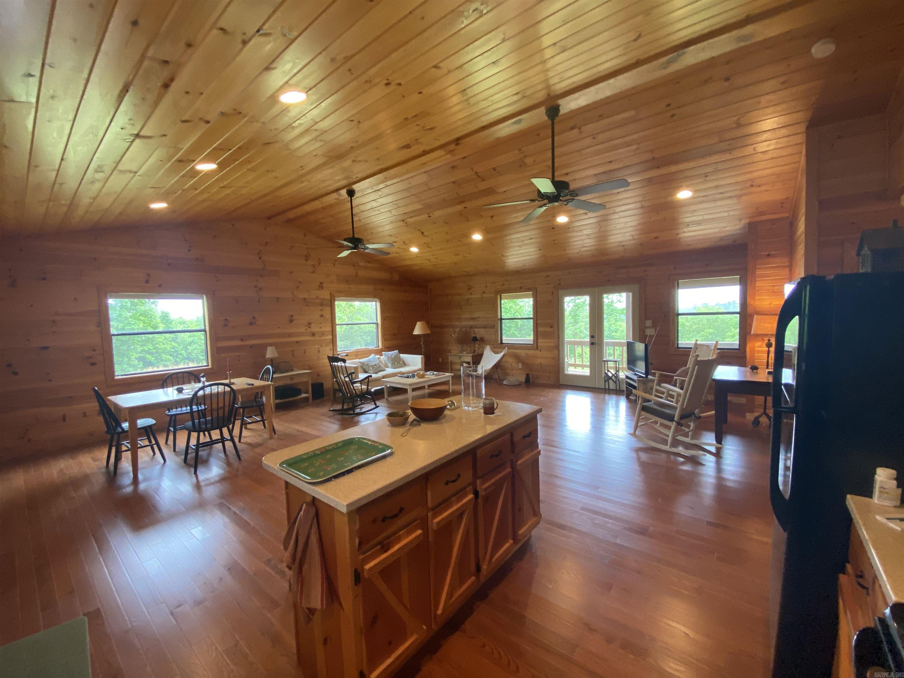 LANCASTERS-QMC HIGH COUNTRY - Residential