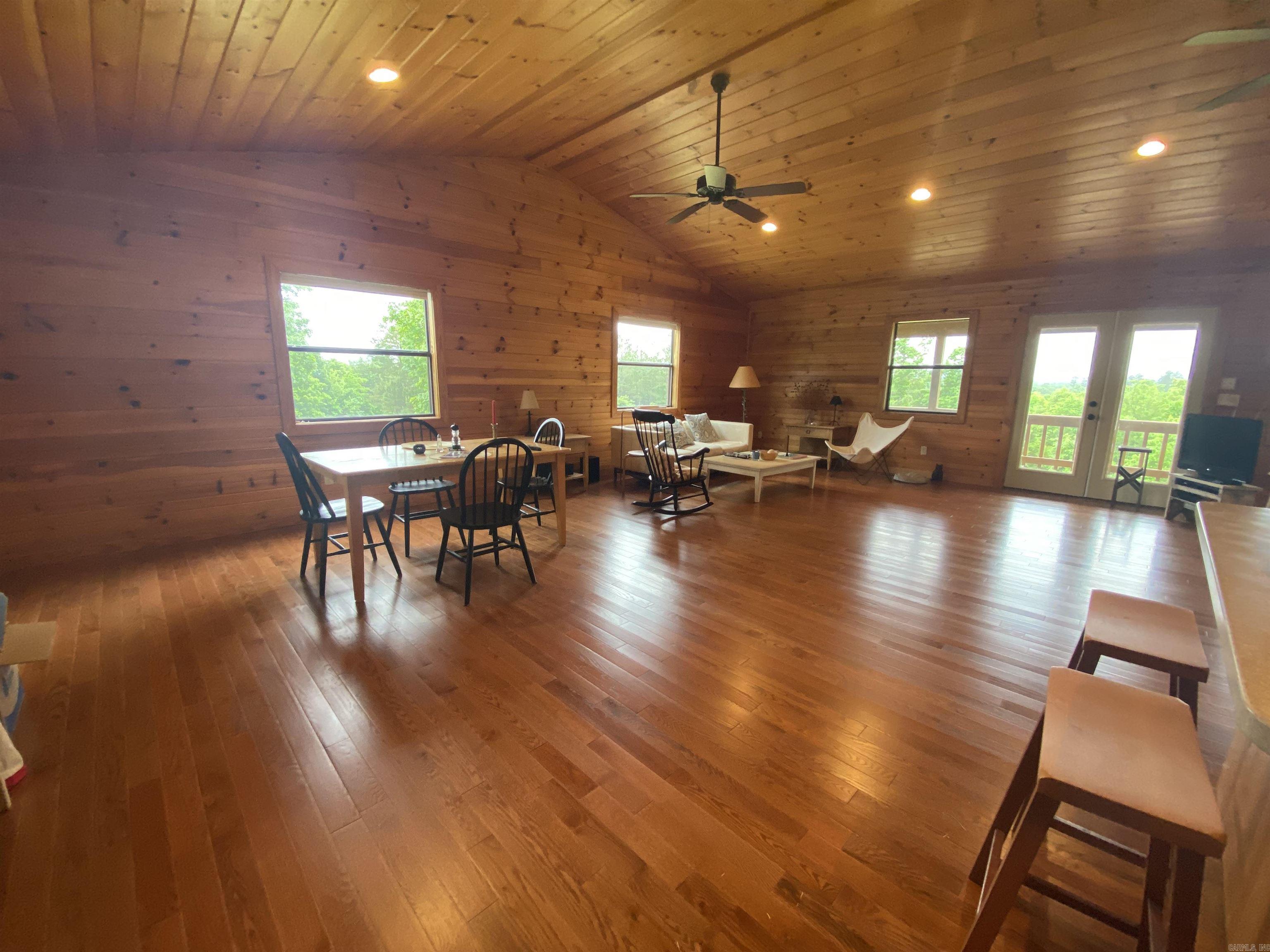 LANCASTERS-QMC HIGH COUNTRY - Residential