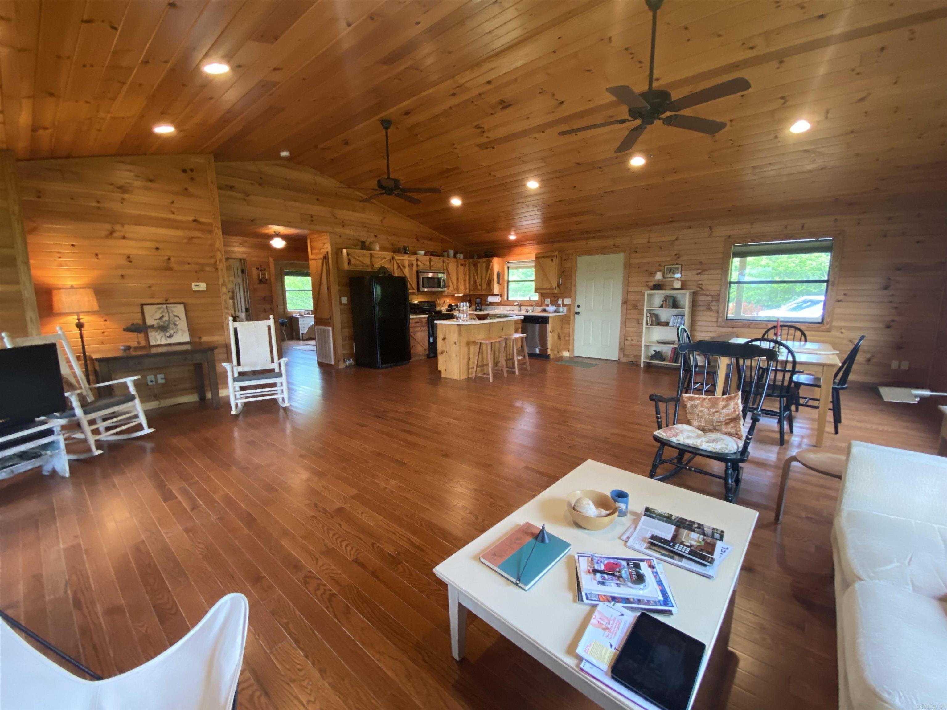 LANCASTERS-QMC HIGH COUNTRY - Residential