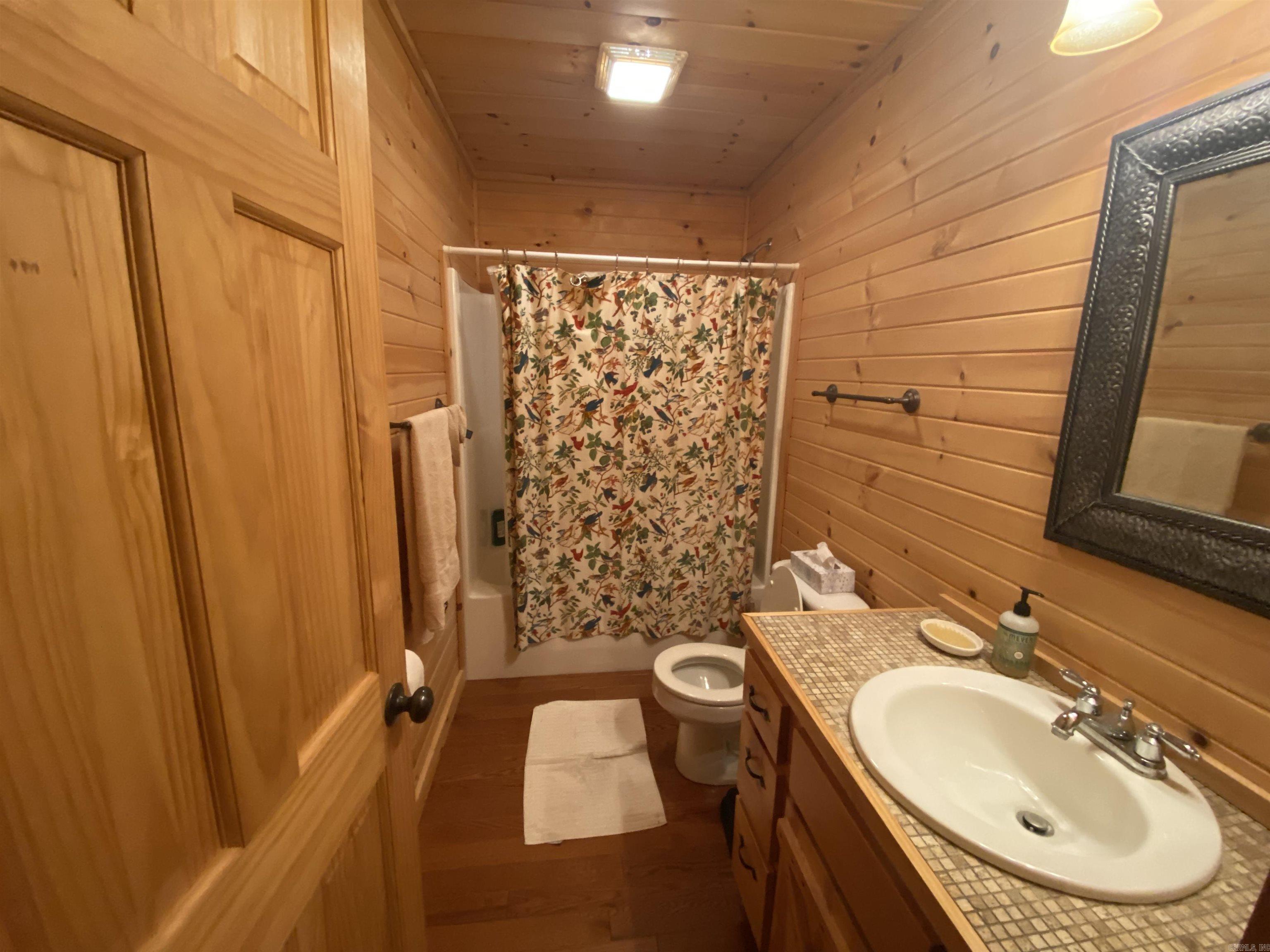 LANCASTERS-QMC HIGH COUNTRY - Residential